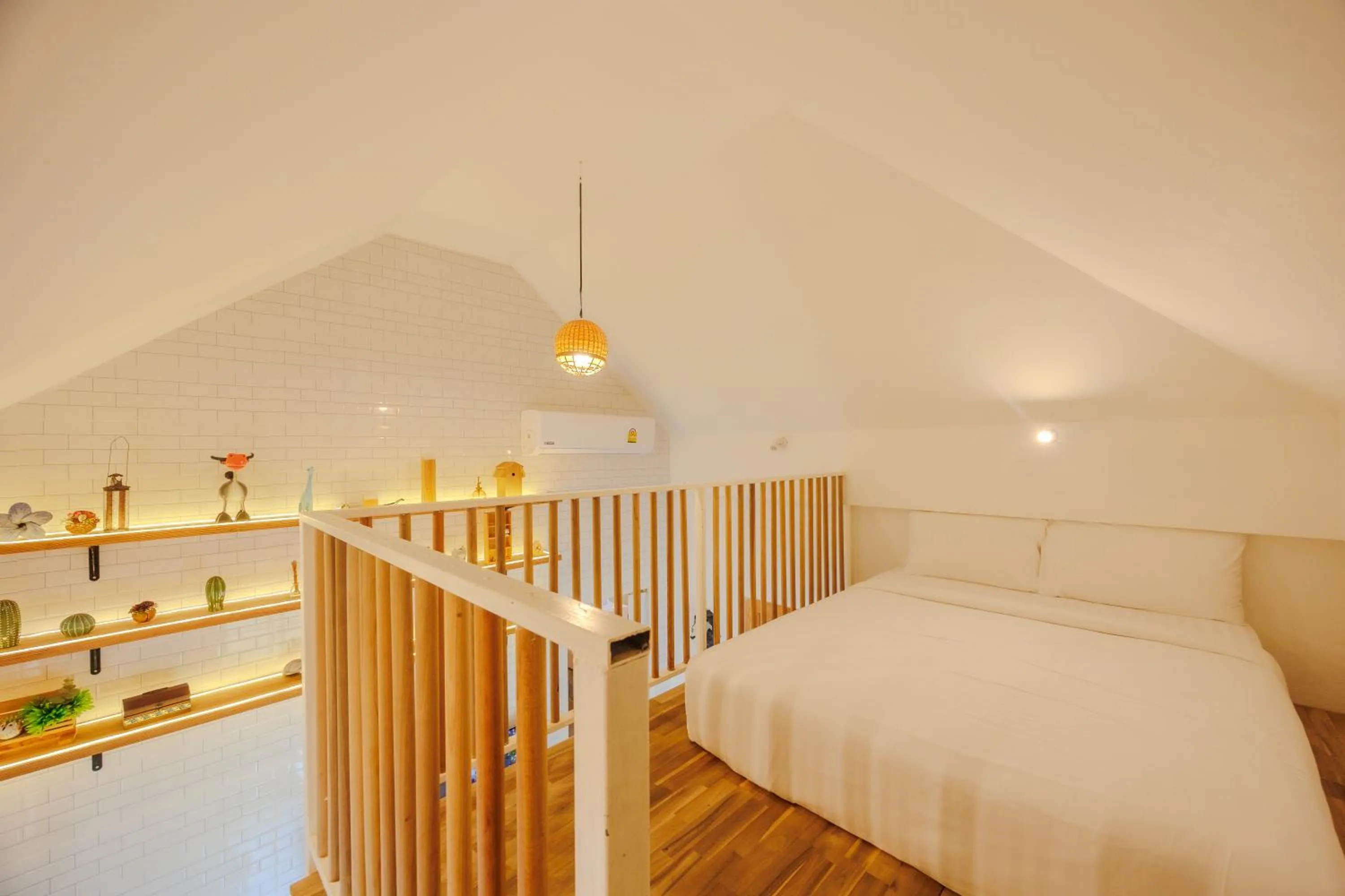 Bedroom, Bed in Perennial Resort