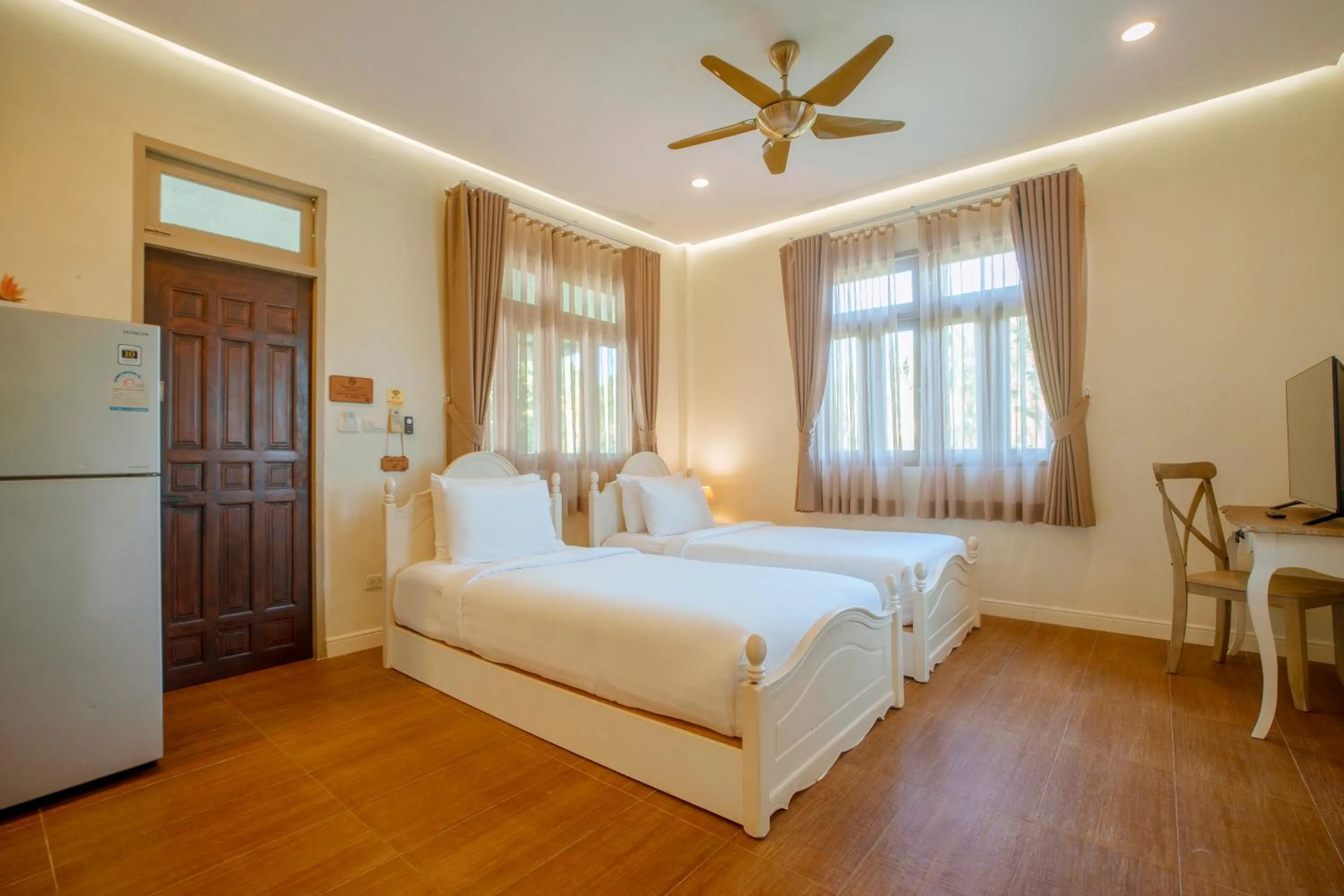 Bedroom, Bed in Perennial Resort