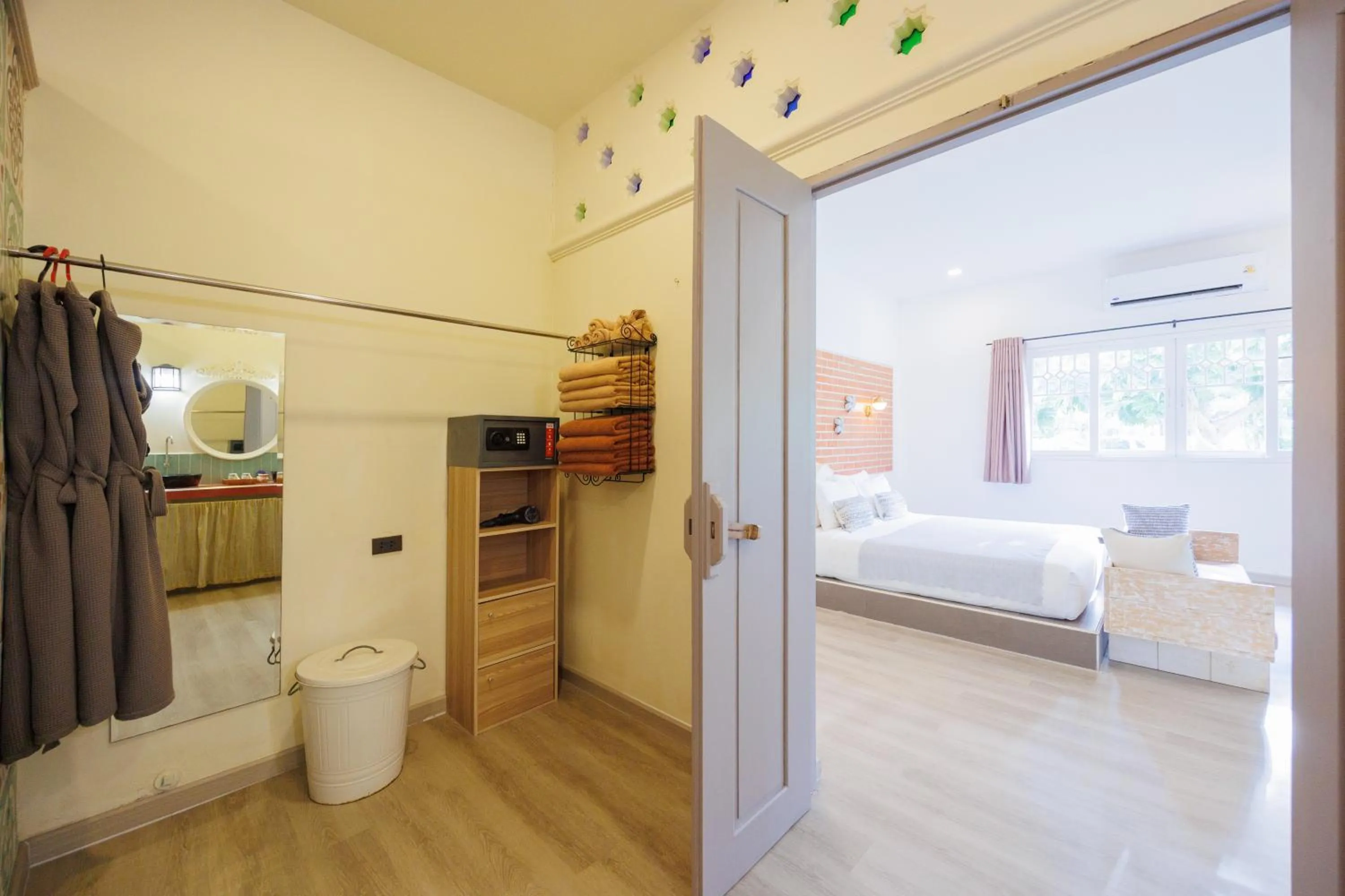 Property building, Bed in Perennial Resort