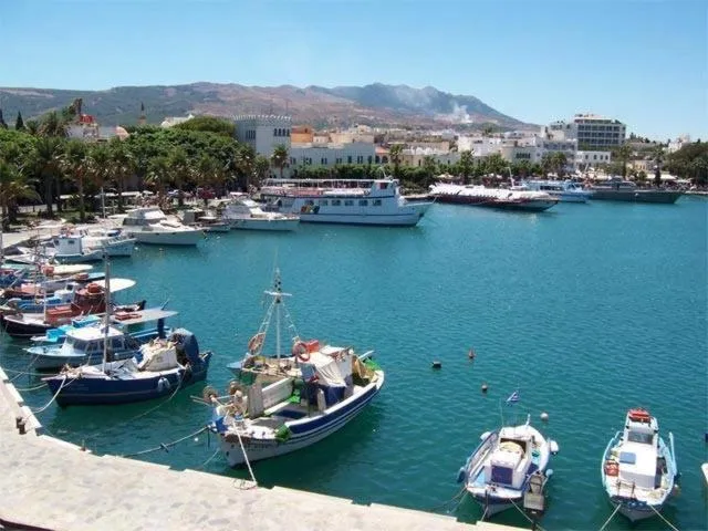 Area and facilities in Nitsa Rooms