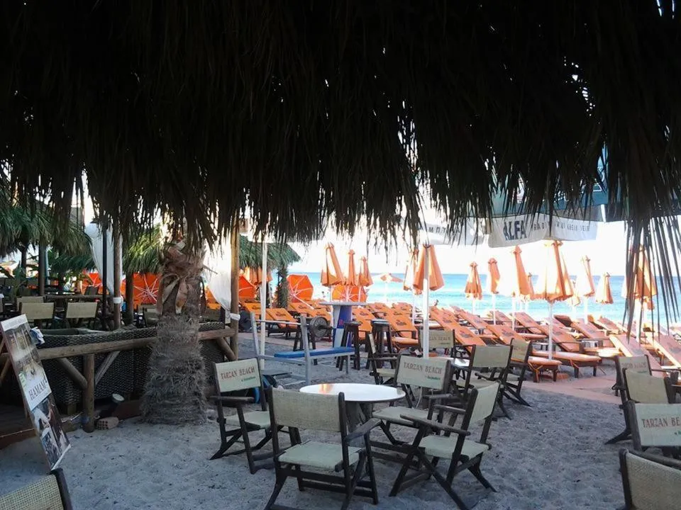 Lounge or bar in Nitsa Rooms