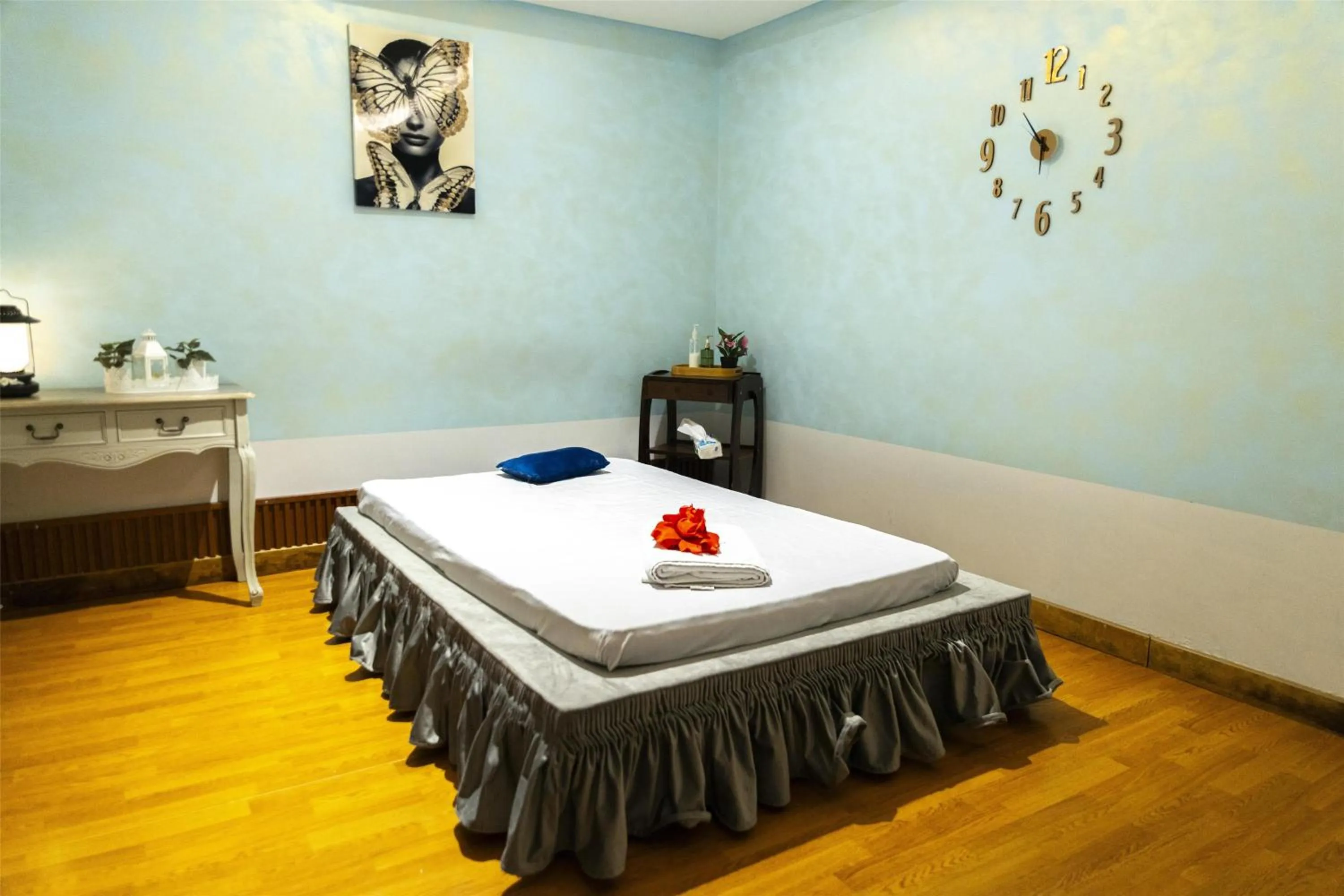 Spa and wellness centre/facilities, Bed in Radisson Hotel Muscat Panorama