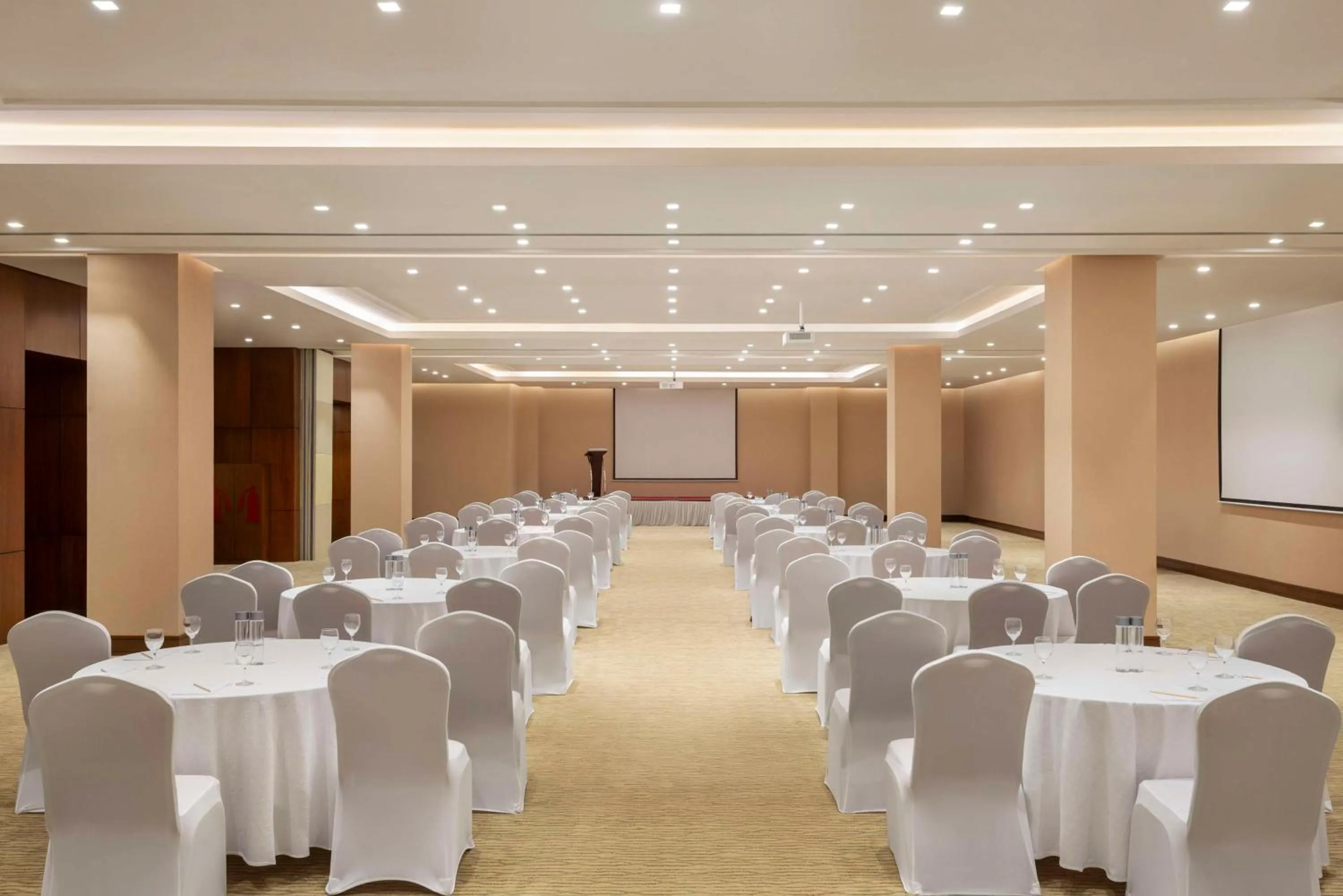 Meeting/conference room in Radisson Hotel Muscat Panorama