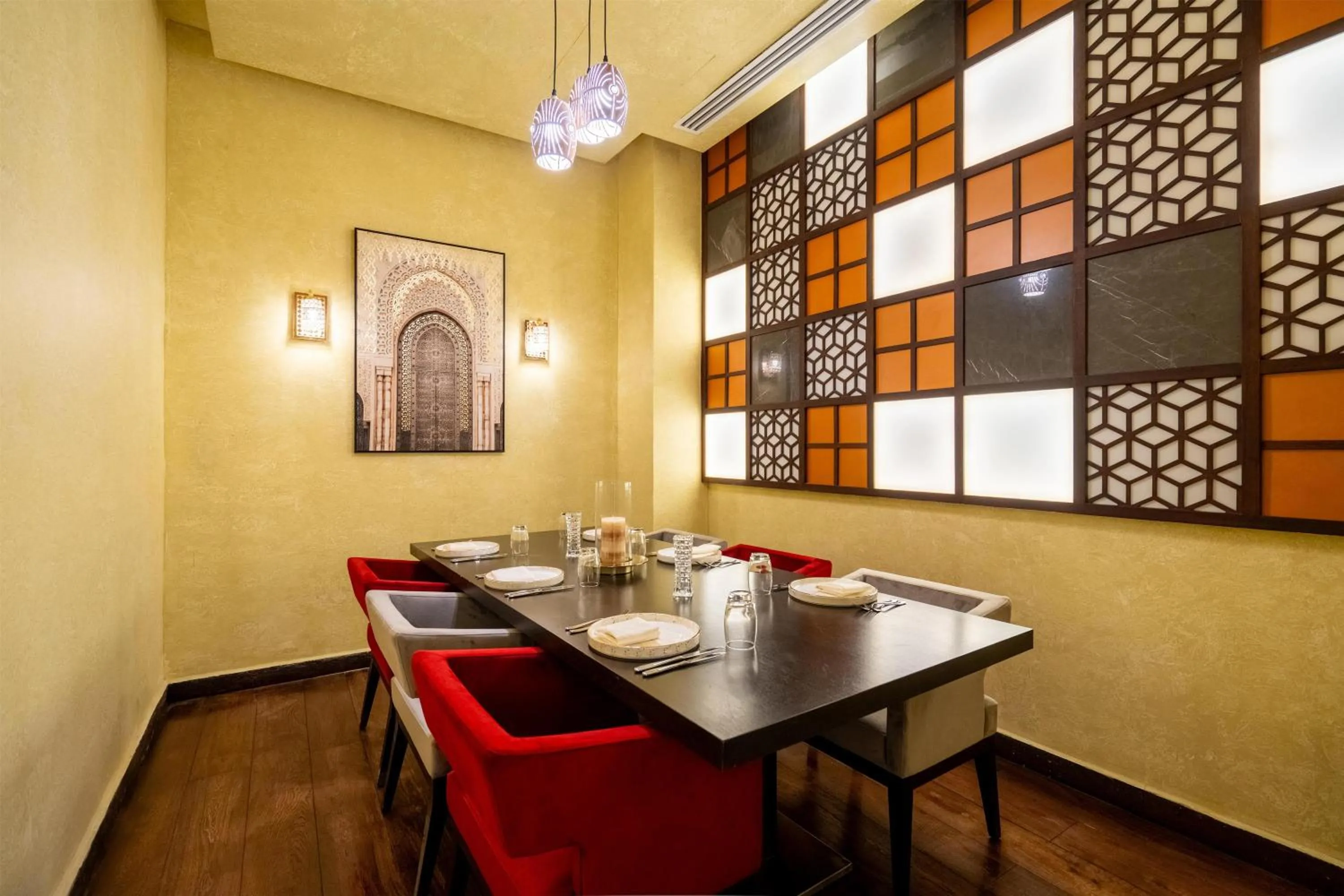 Restaurant/places to eat in Radisson Hotel Muscat Panorama