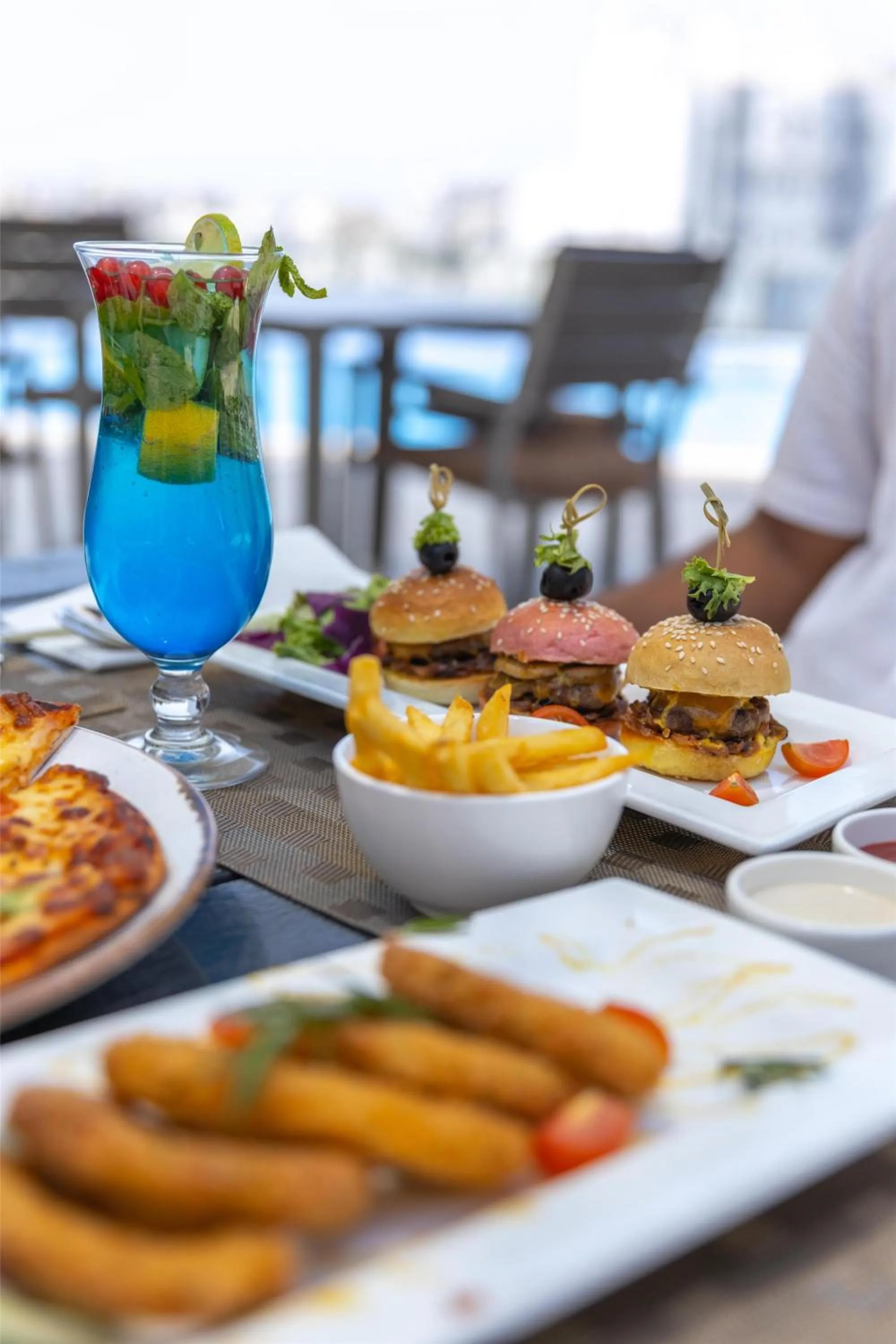 Food and drinks in Radisson Hotel Muscat Panorama