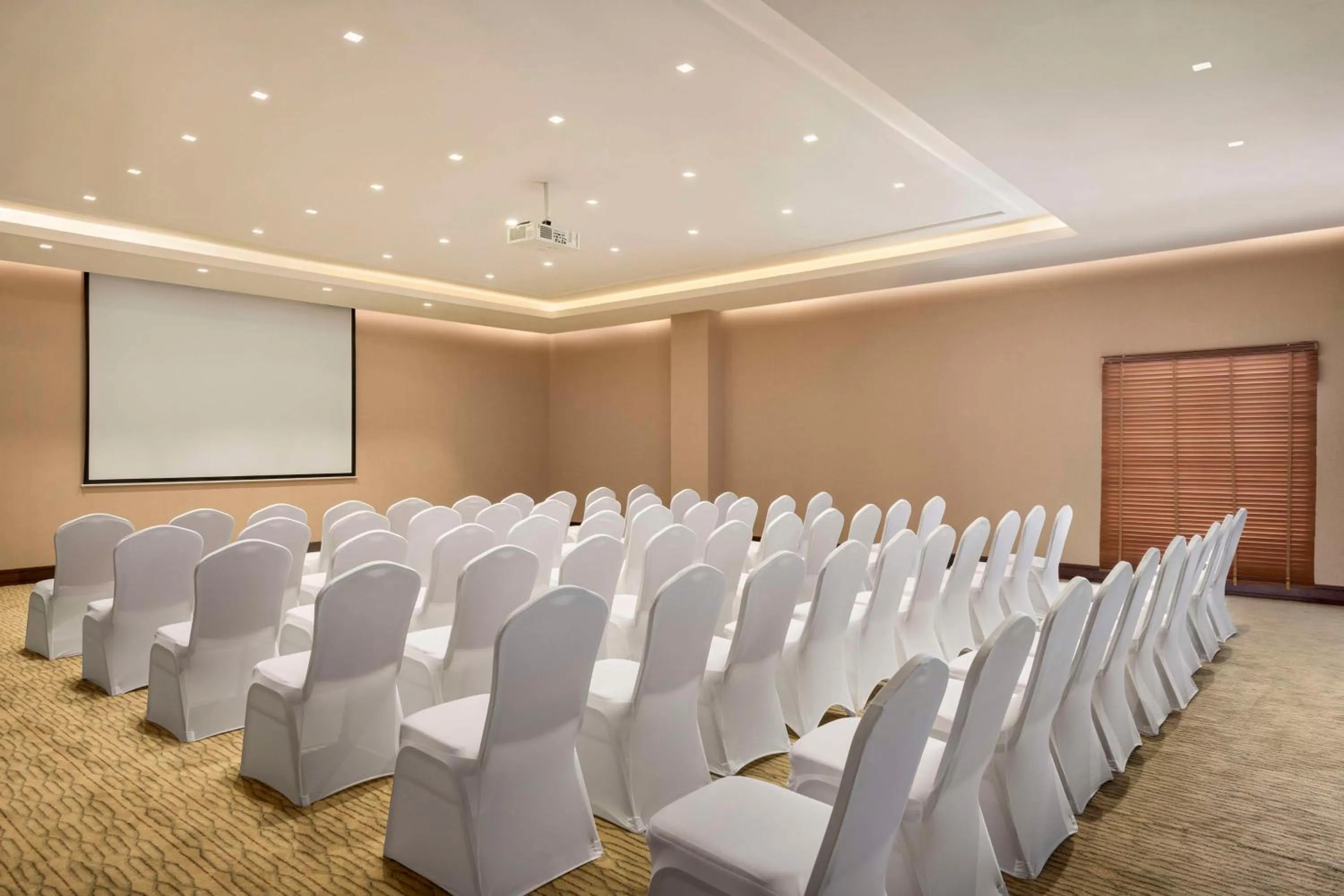 Meeting/conference room in Radisson Hotel Muscat Panorama
