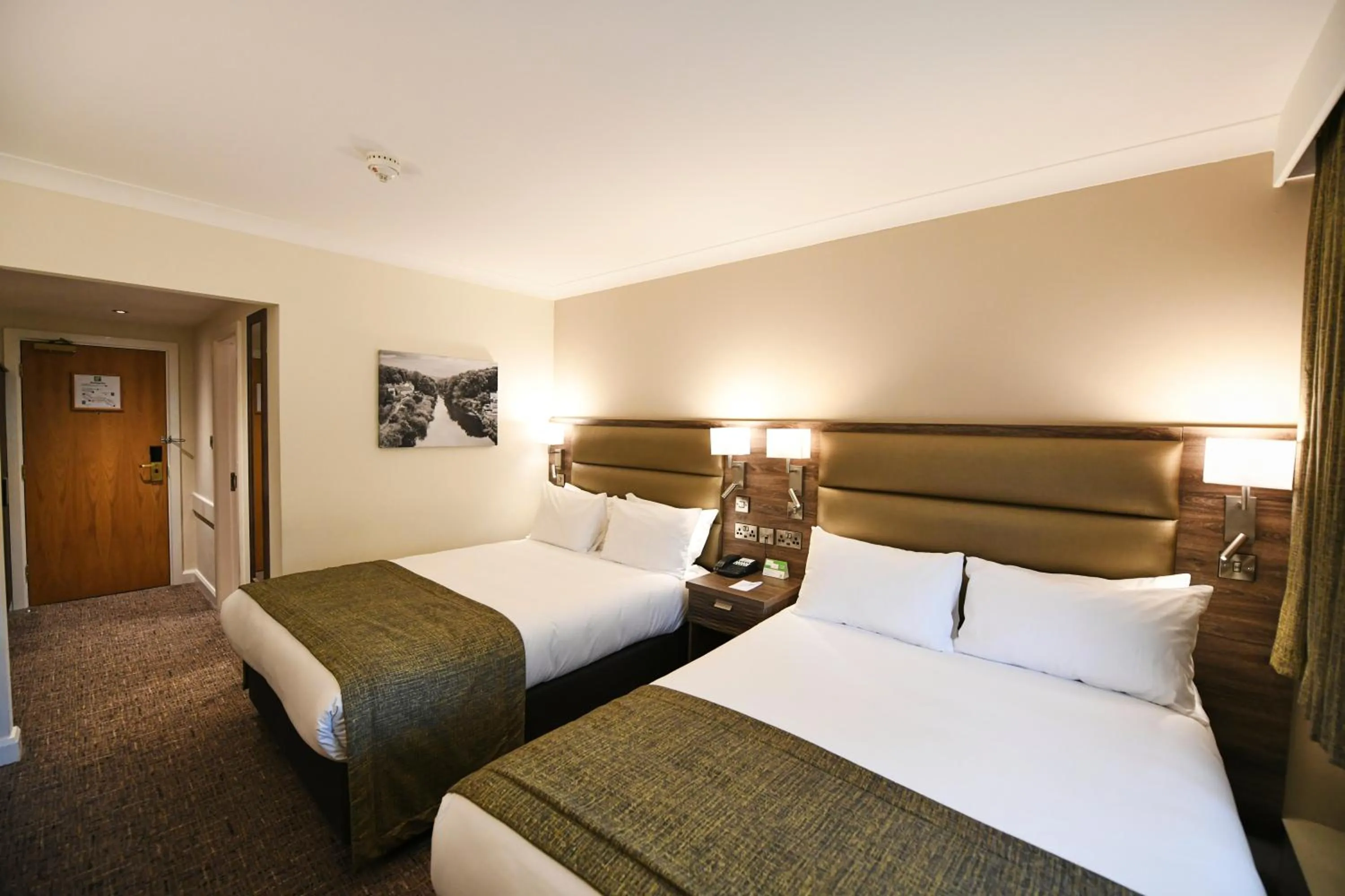 Photo of the whole room, Bed in Holiday Inn Telford Ironbridge by IHG