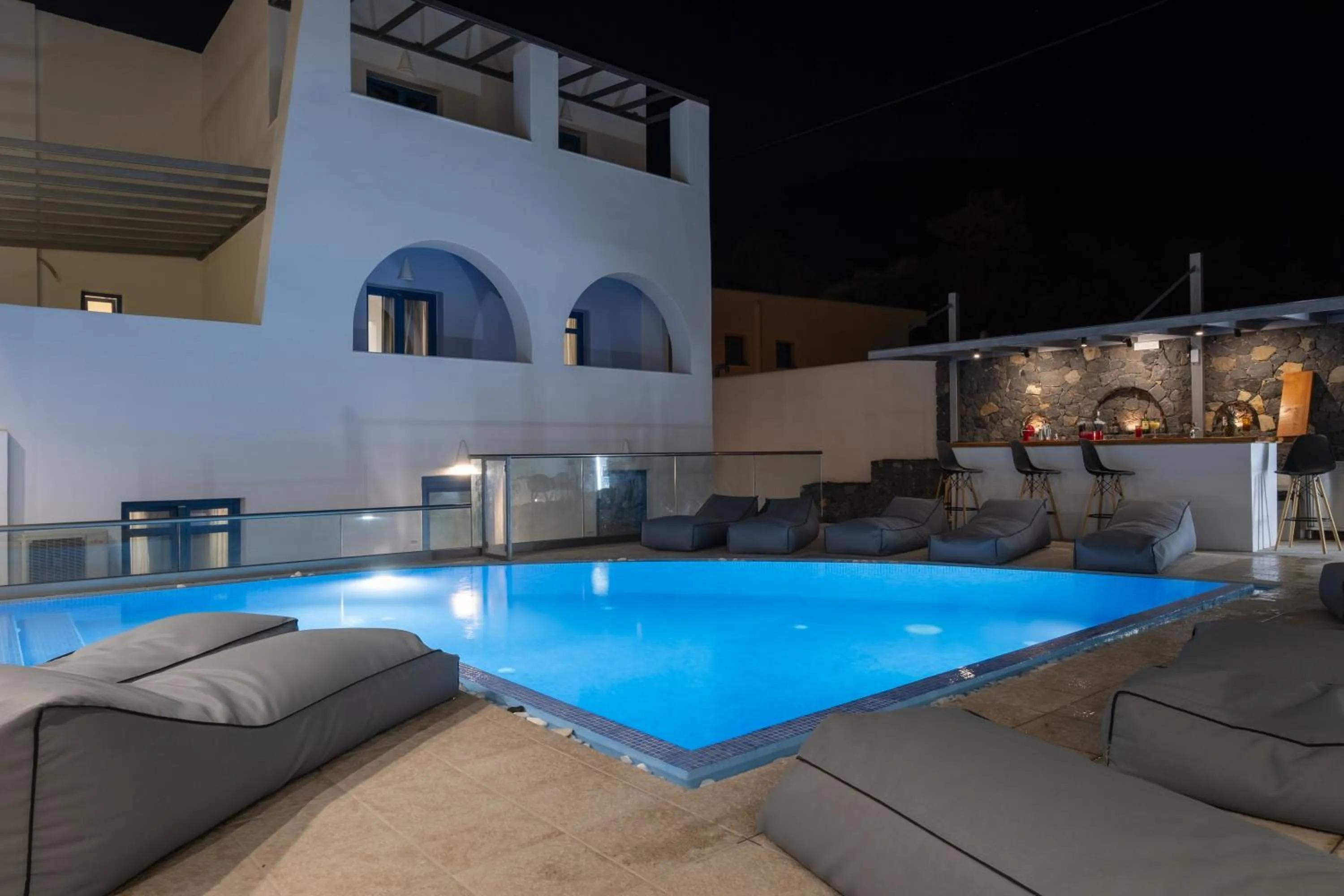 Pool view in Tristhenia