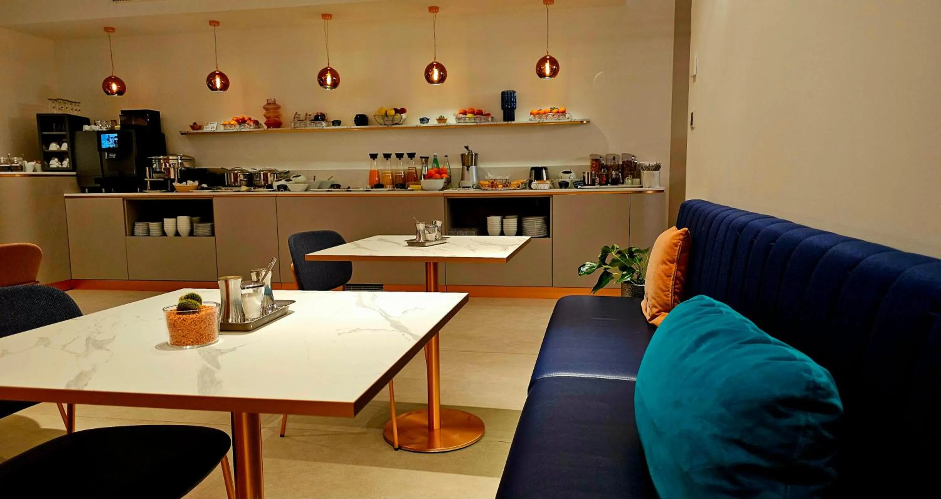 Breakfast in Aparthotel Adagio Genève Mont-Blanc