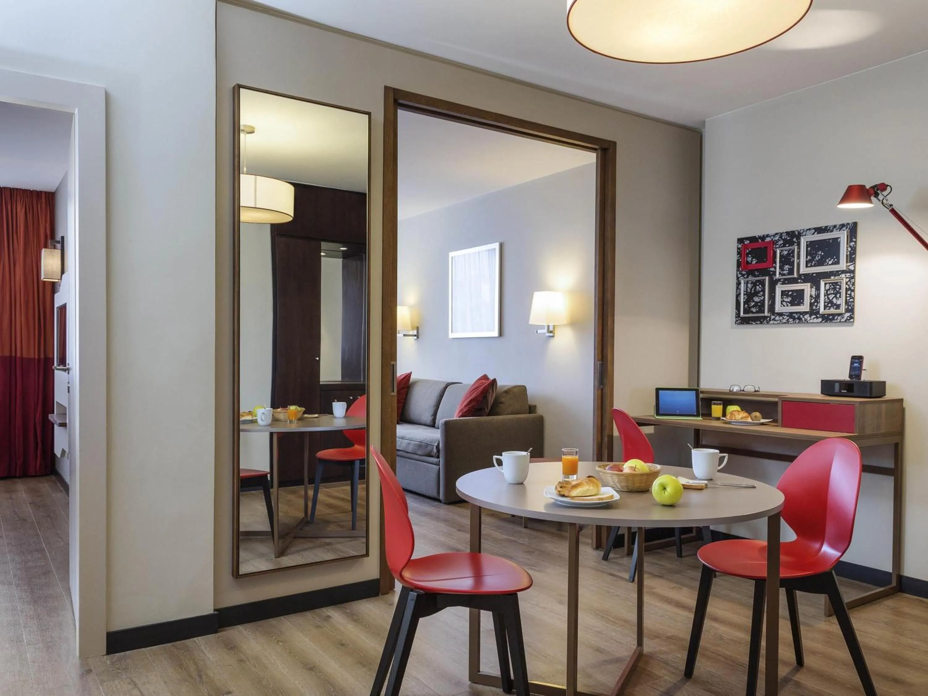 Bedroom in Aparthotel Adagio Genève Mont-Blanc