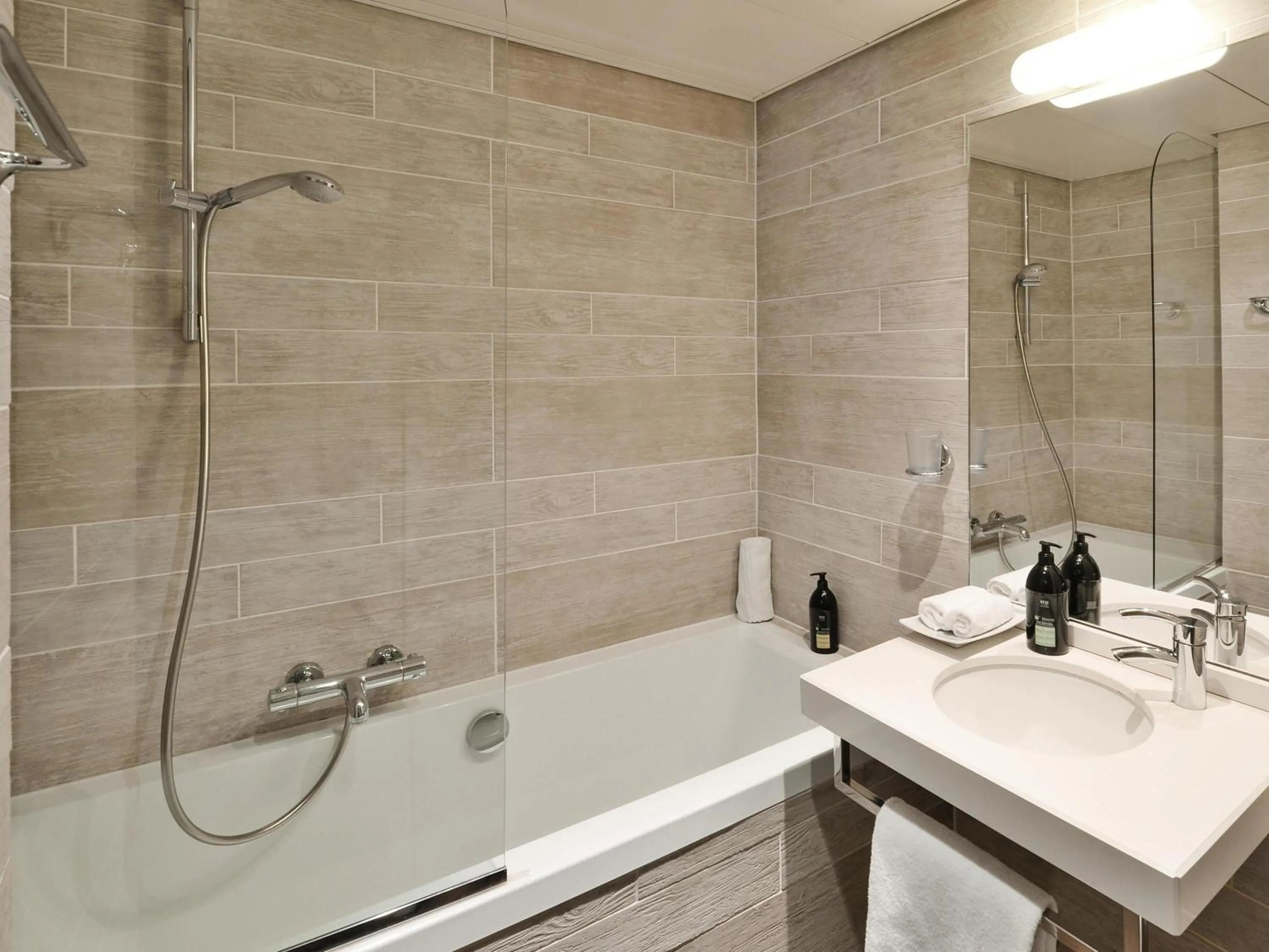 Bedroom in Aparthotel Adagio Genève Mont-Blanc