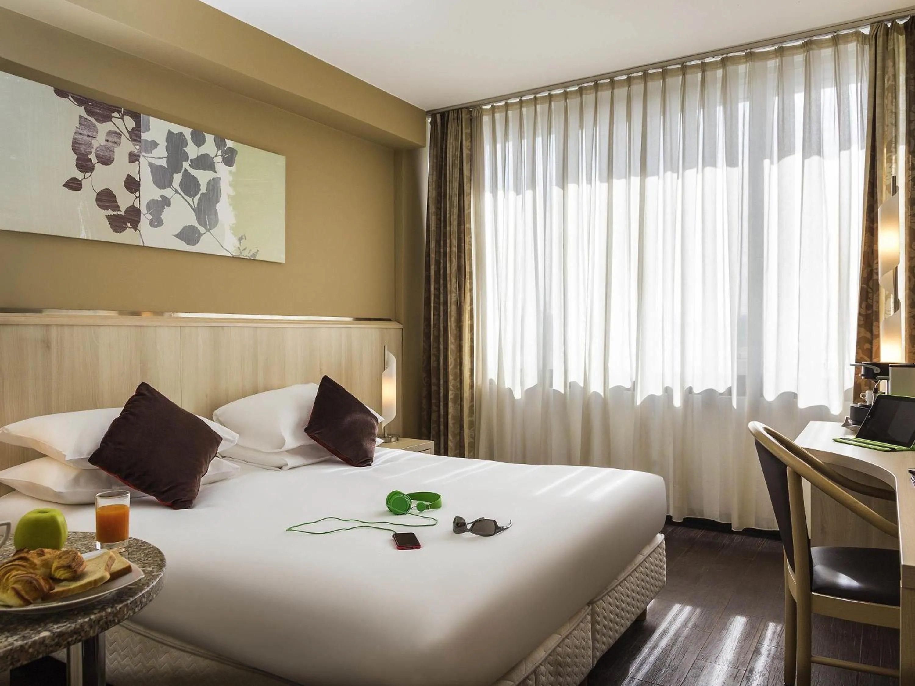 Bedroom, Bed in Aparthotel Adagio Genève Mont-Blanc