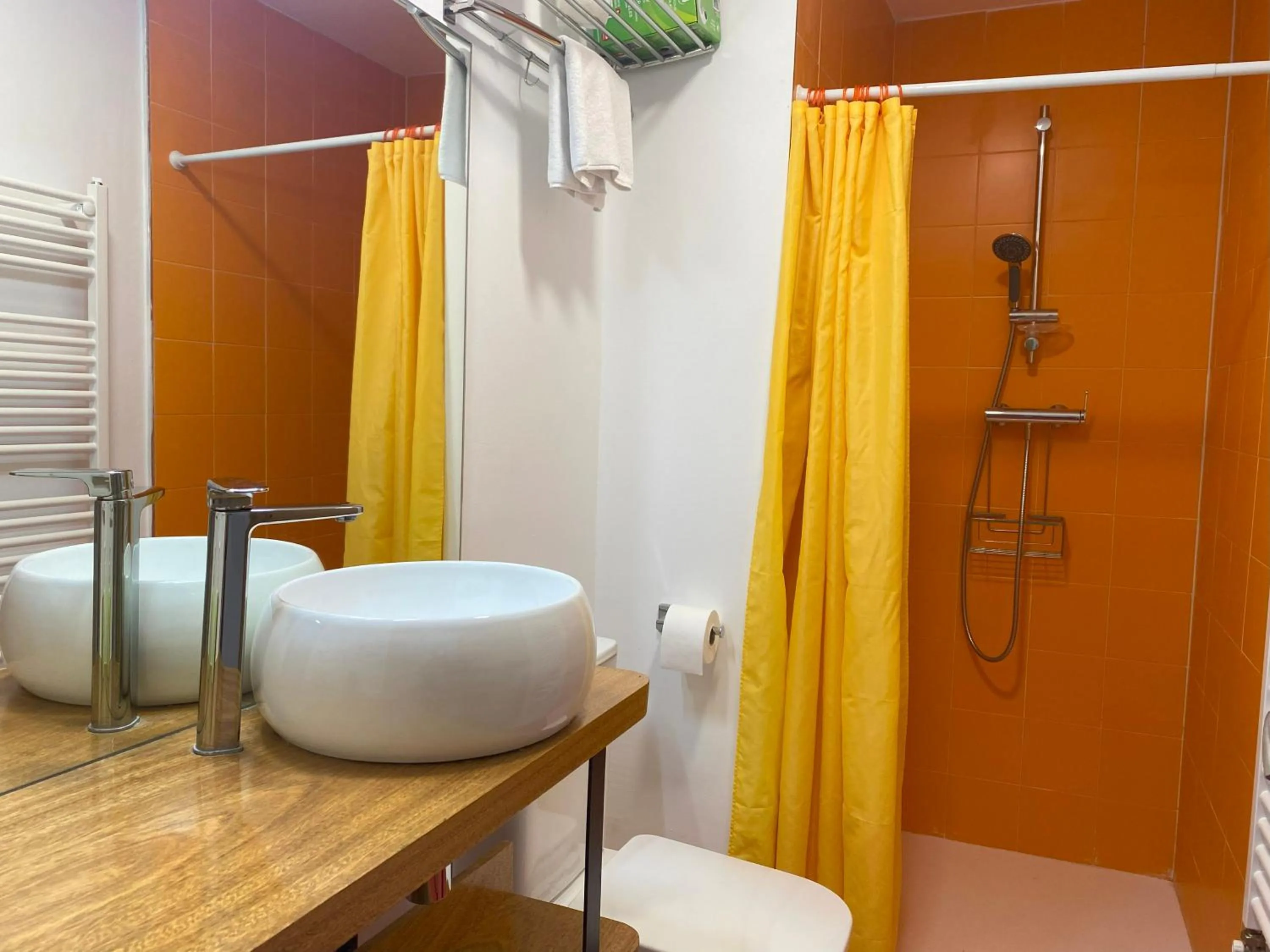 Bathroom in Apartamentos Bahía de Boó