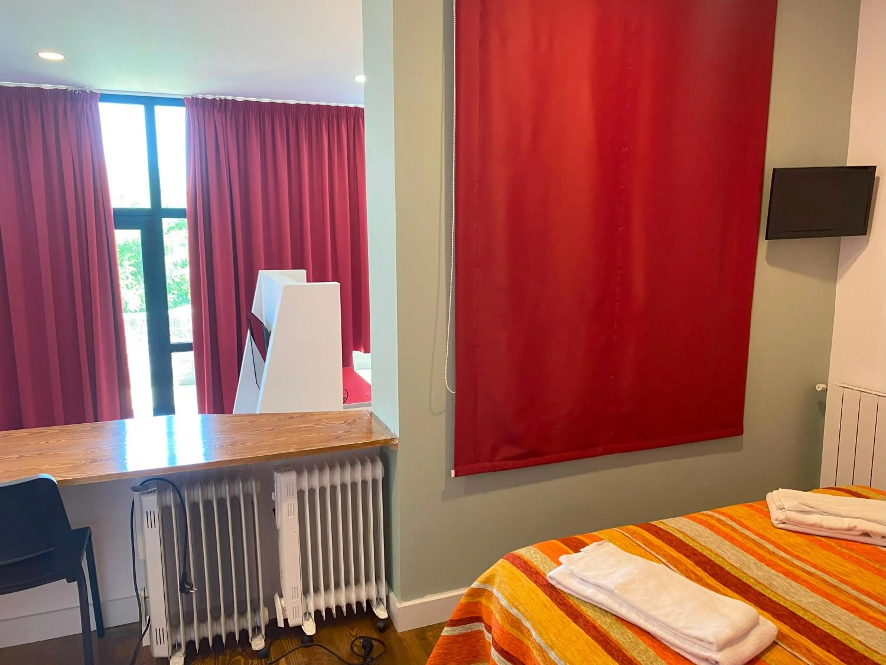 Area and facilities, Bed in Apartamentos Bahía de Boó