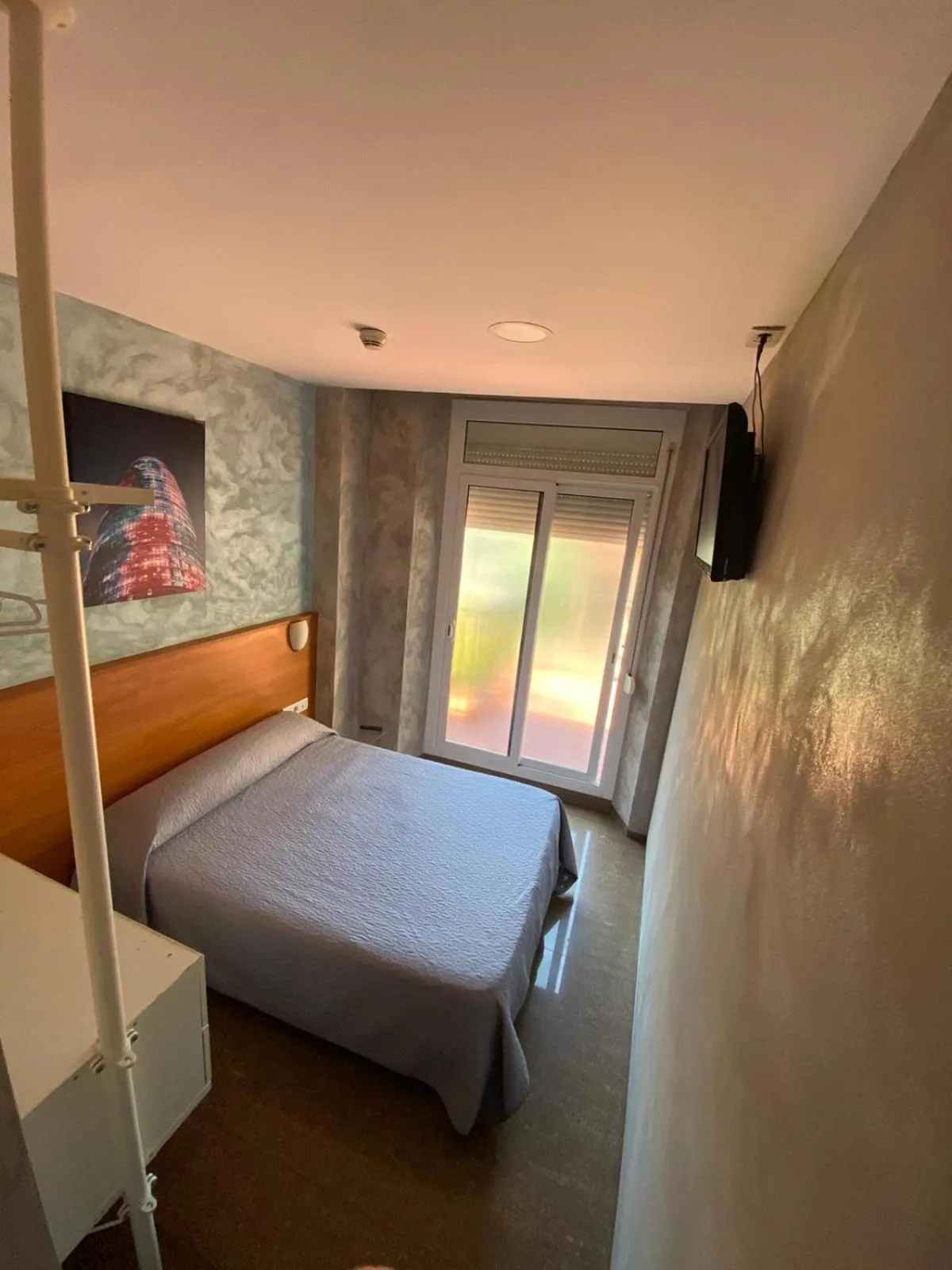 Photo of the whole room, Bed in Hostal Drassanes