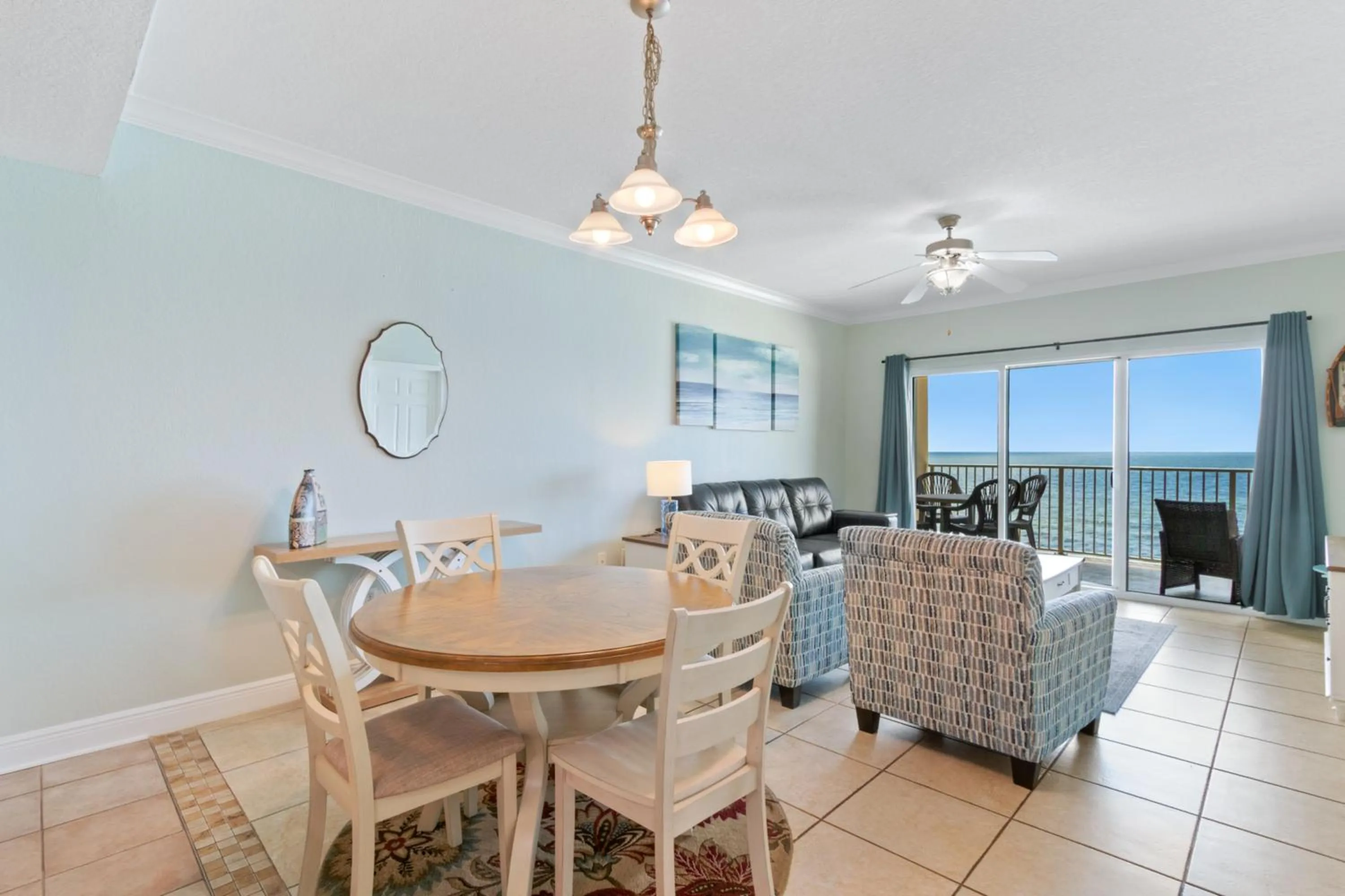 Dining area in Crystal Shores West 202