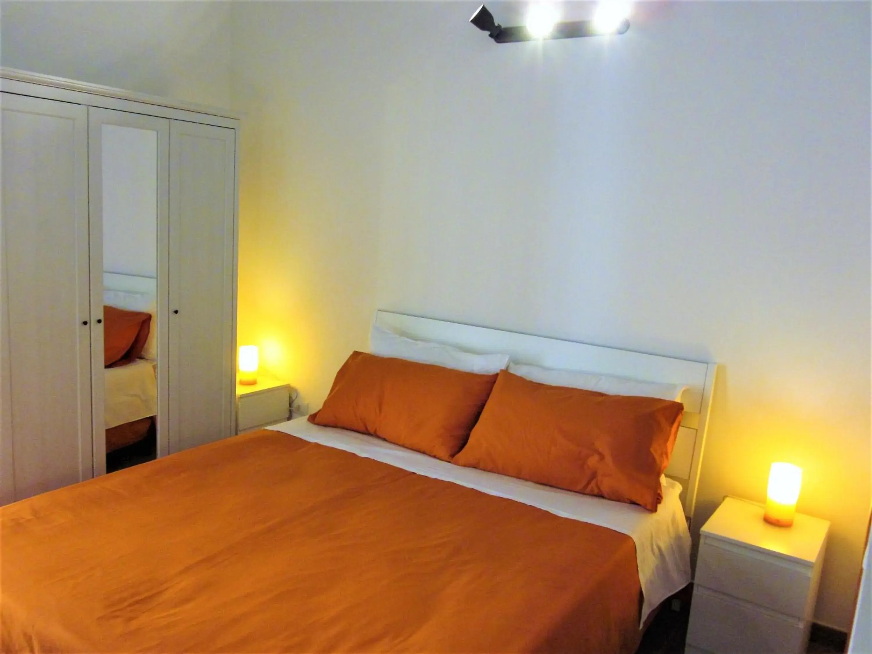 Double Room with Private Bathroom in icalderai Double Room with Private Bathroom in icalderai