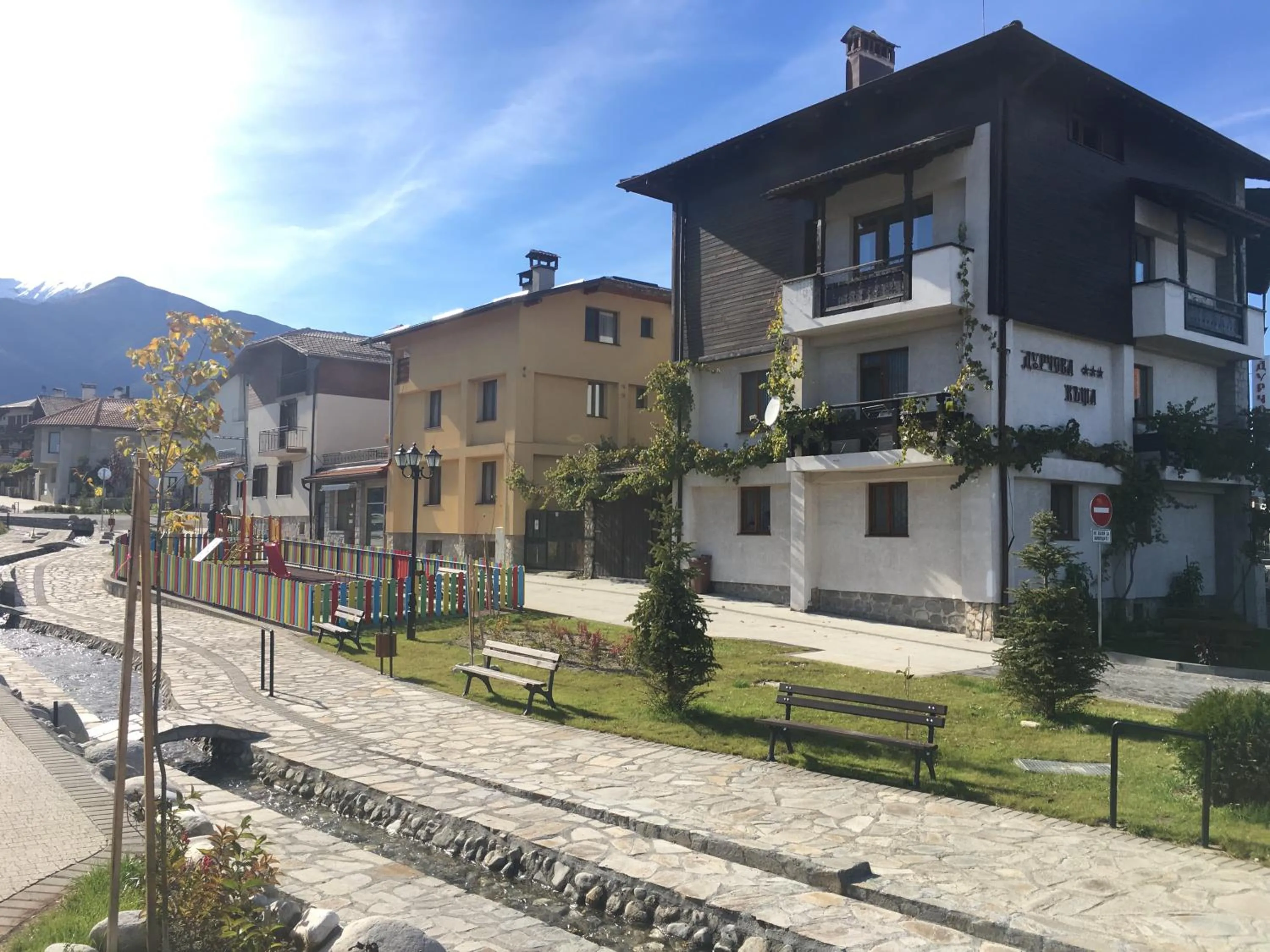 Property building in Durchova Kashta Family Hotel