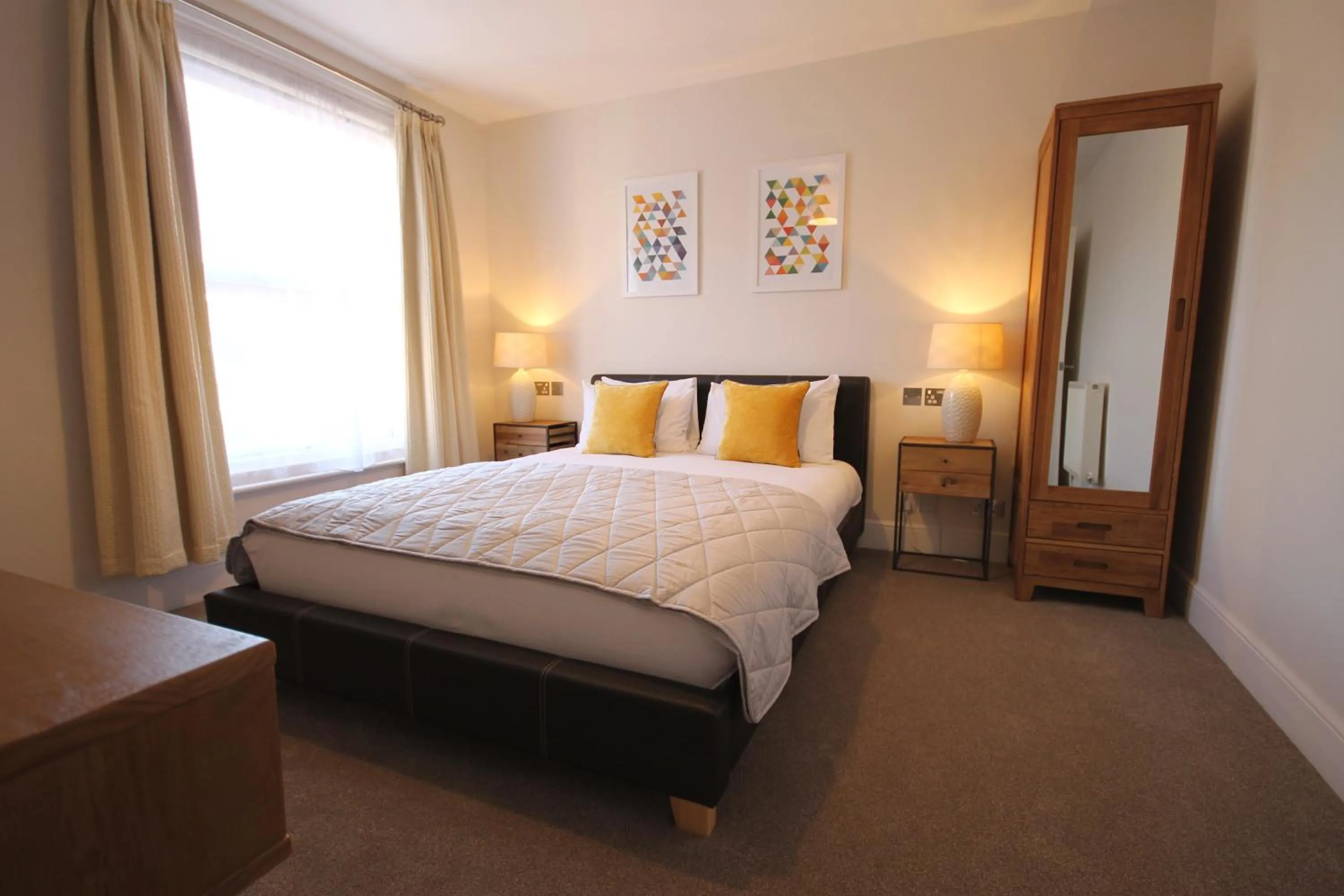 Photo of the whole room, Bed in Andover House Hotel & Restaurant - Adults only