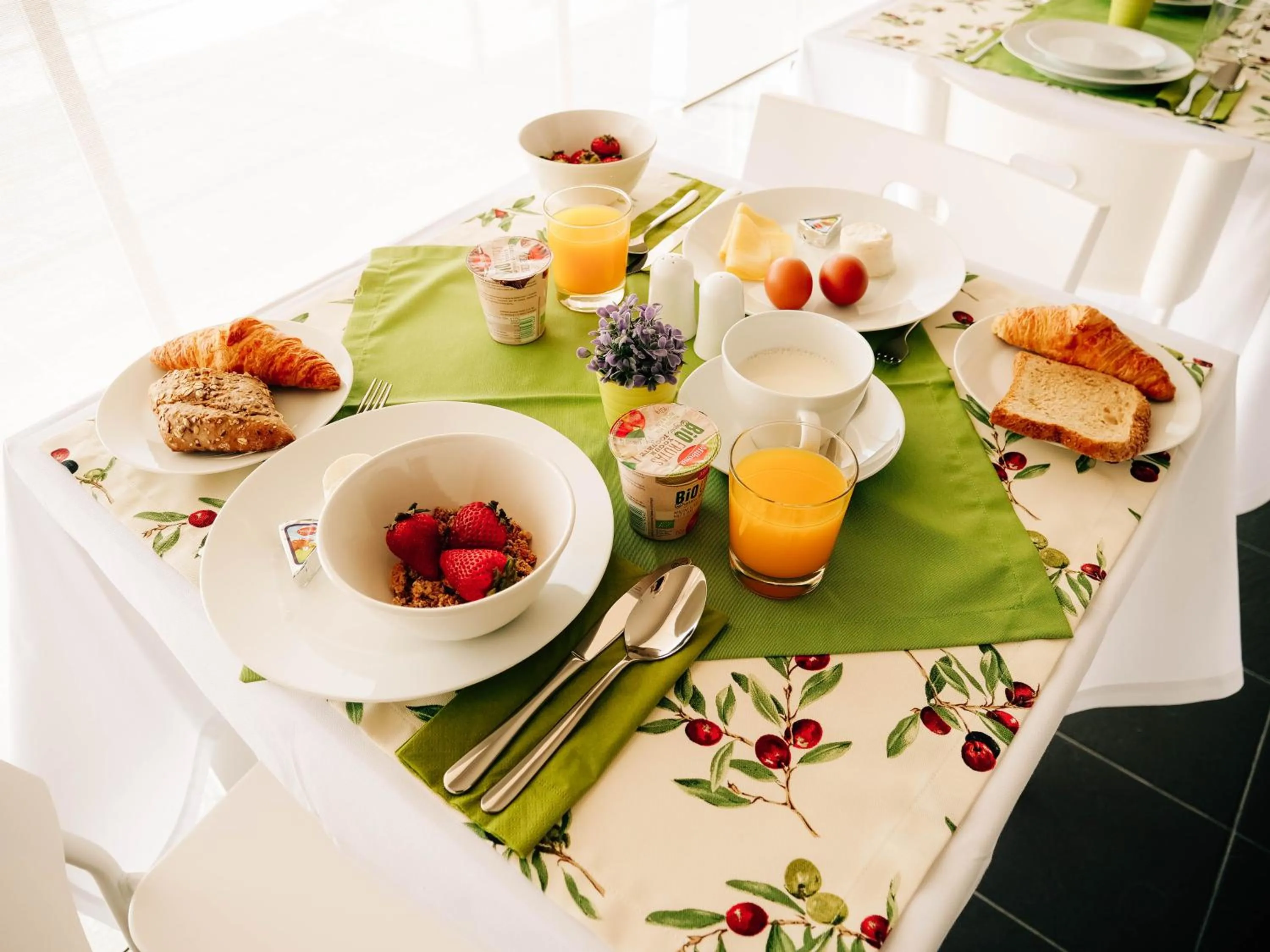 Continental breakfast in Casa das Barcas