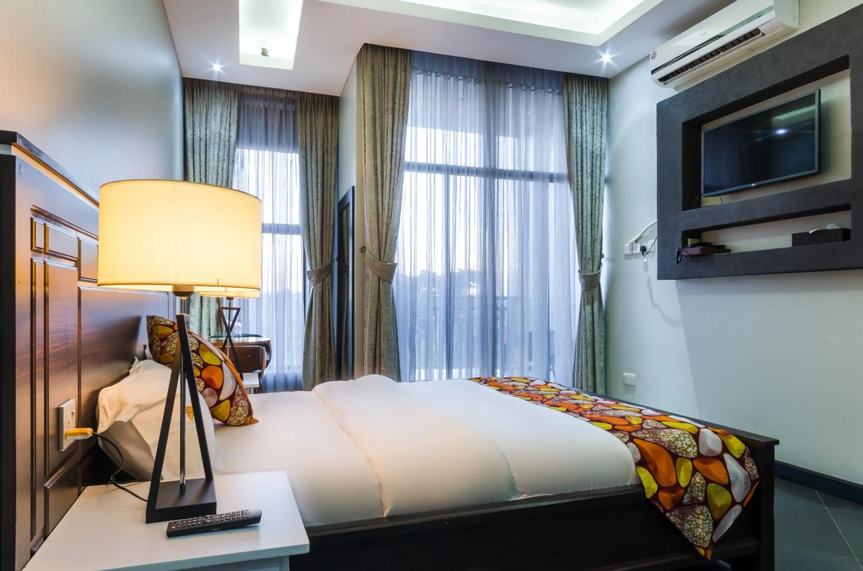 TV and multimedia, Bed in The Venti Hotel & Spa