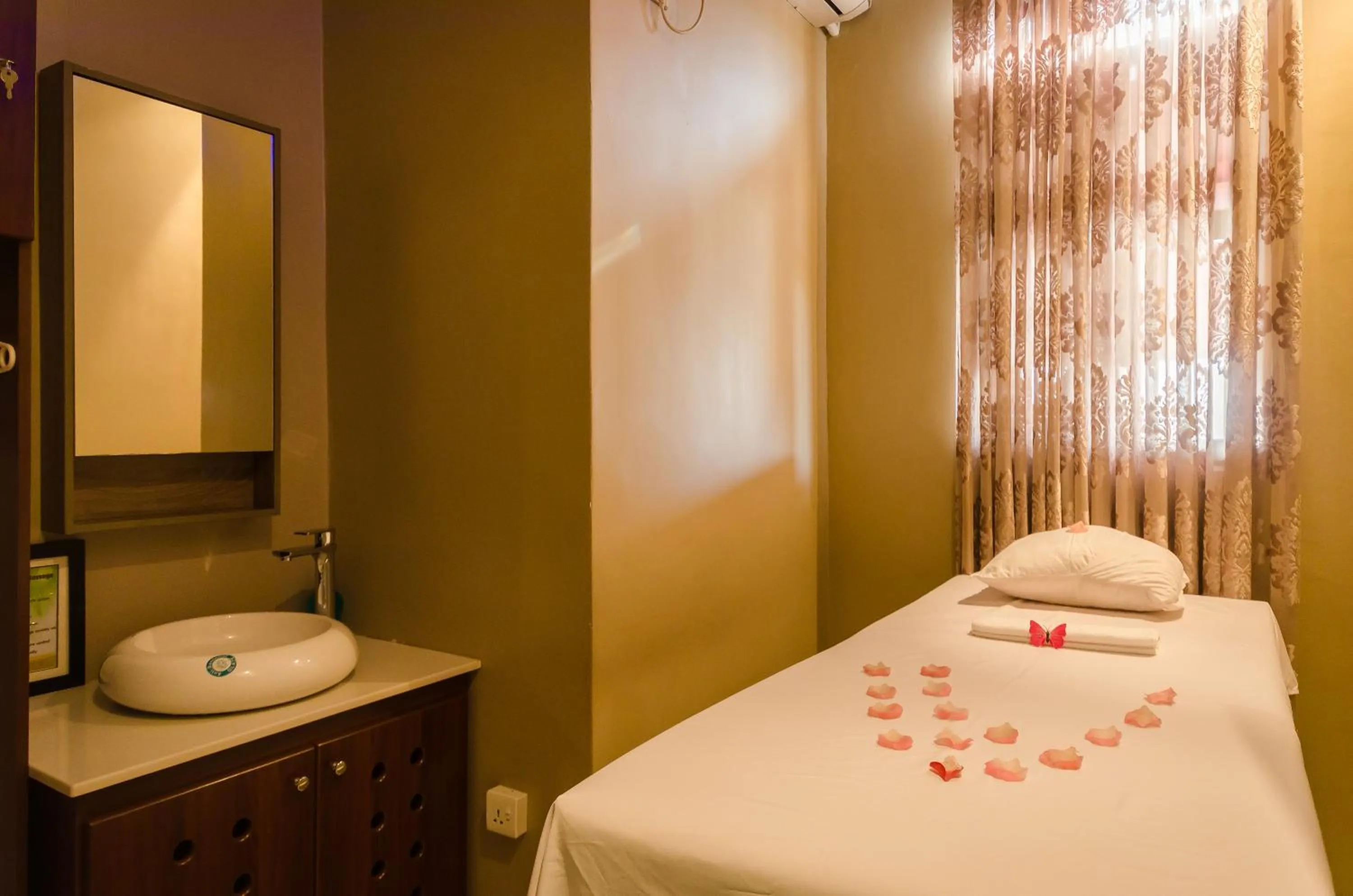 Massage in The Venti Hotel & Spa