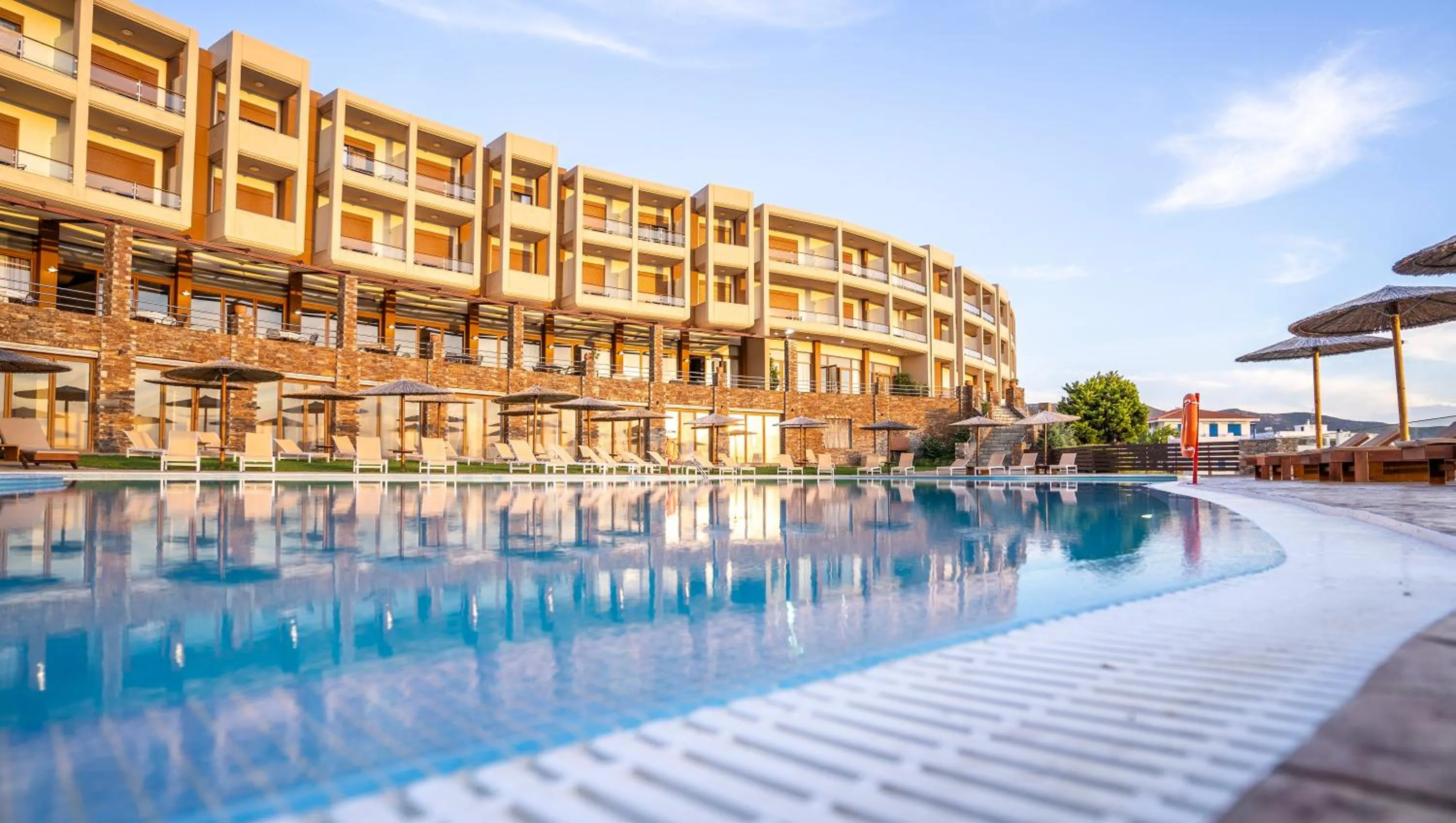 Evia Hotel & Suites