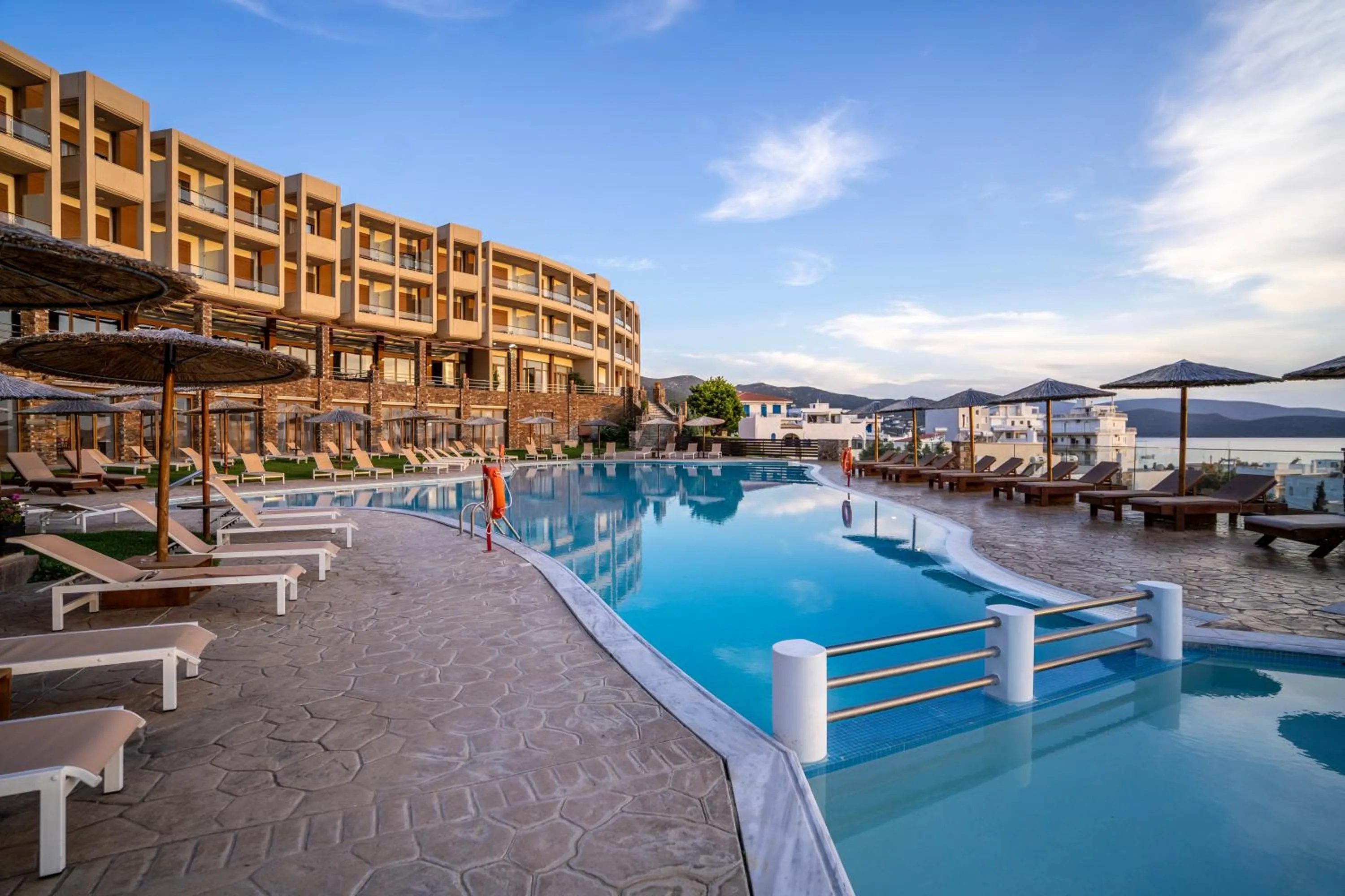 Evia Hotel & Suites
