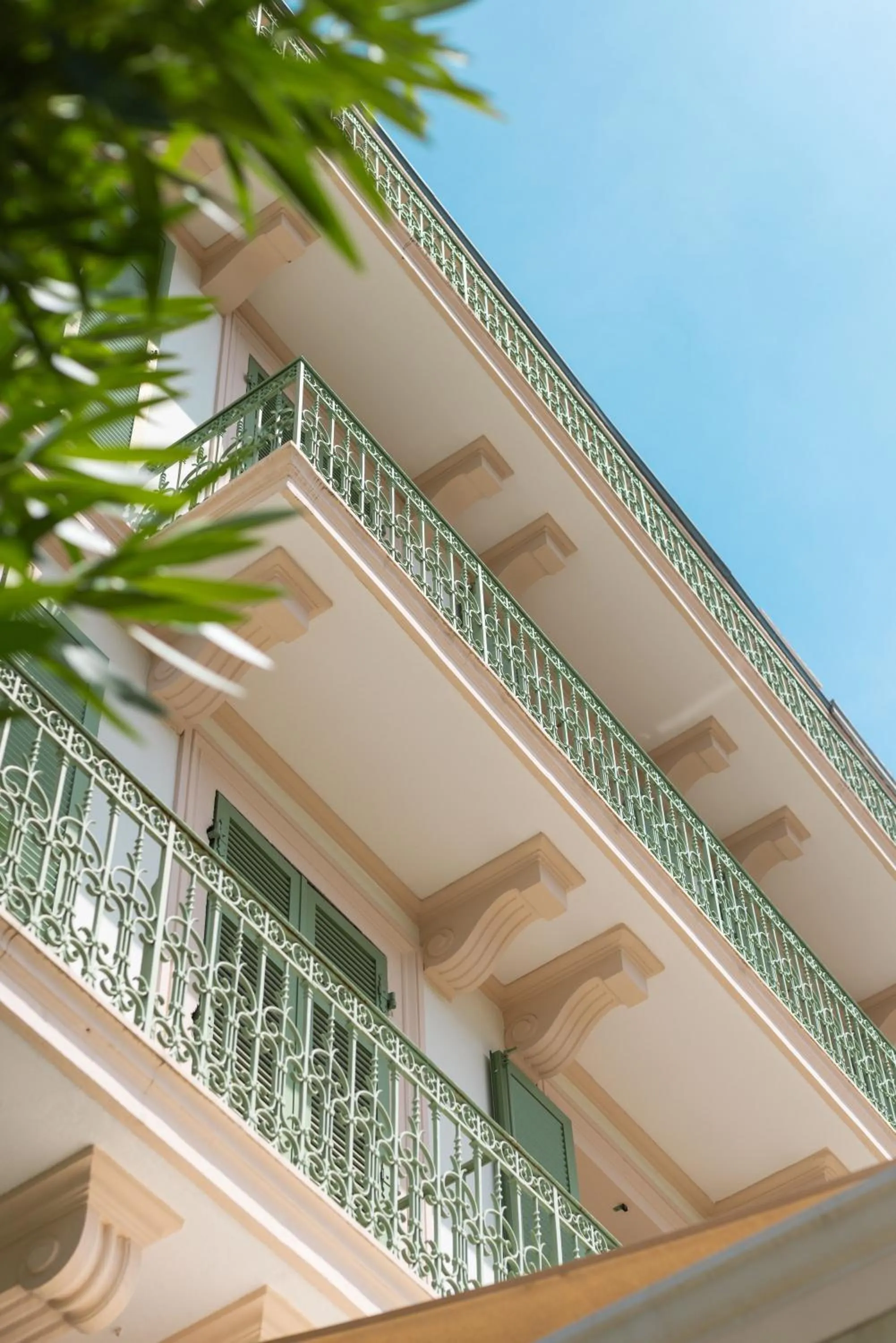 Property building in Hotel Verlaine