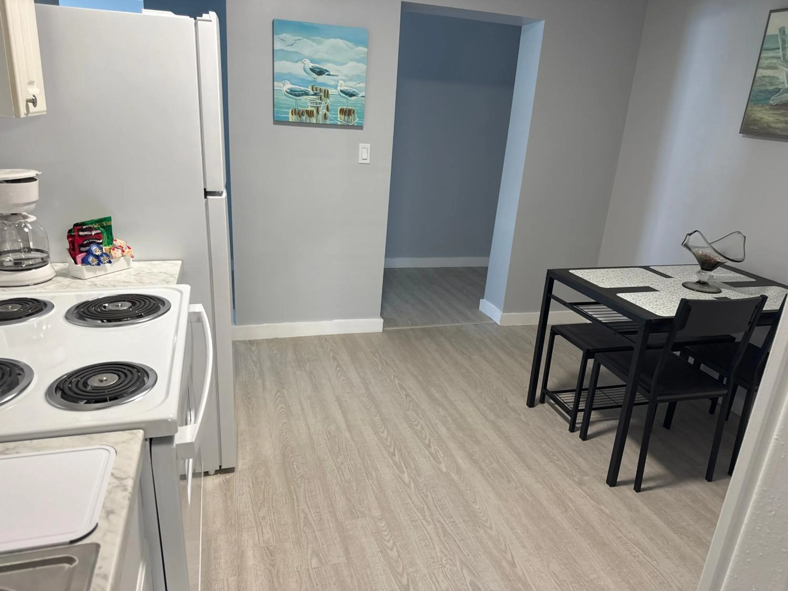 Kitchen or kitchenette in Barefoot Bay Resort Motel
