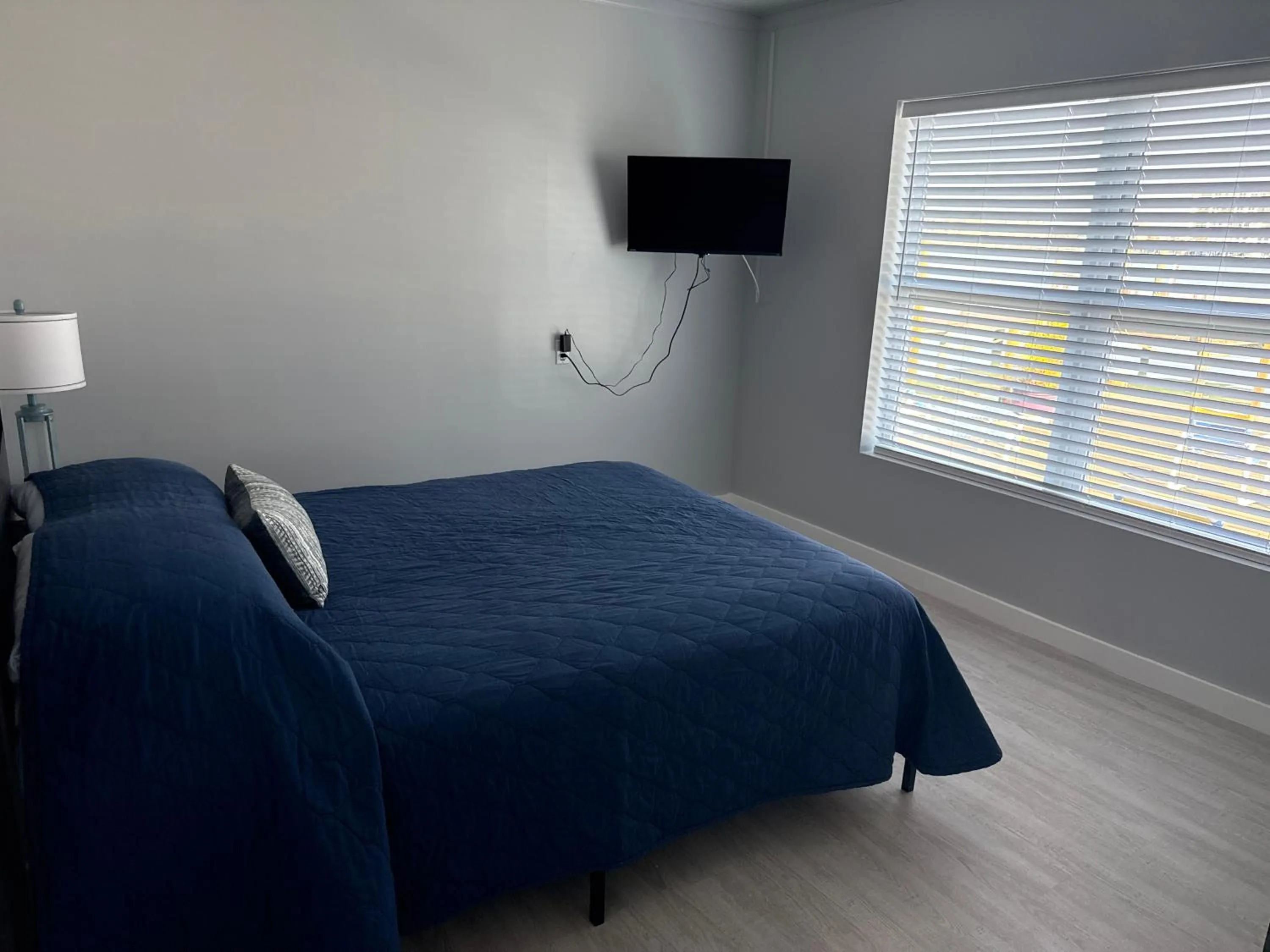Bedroom, Bed in Barefoot Bay Resort Motel