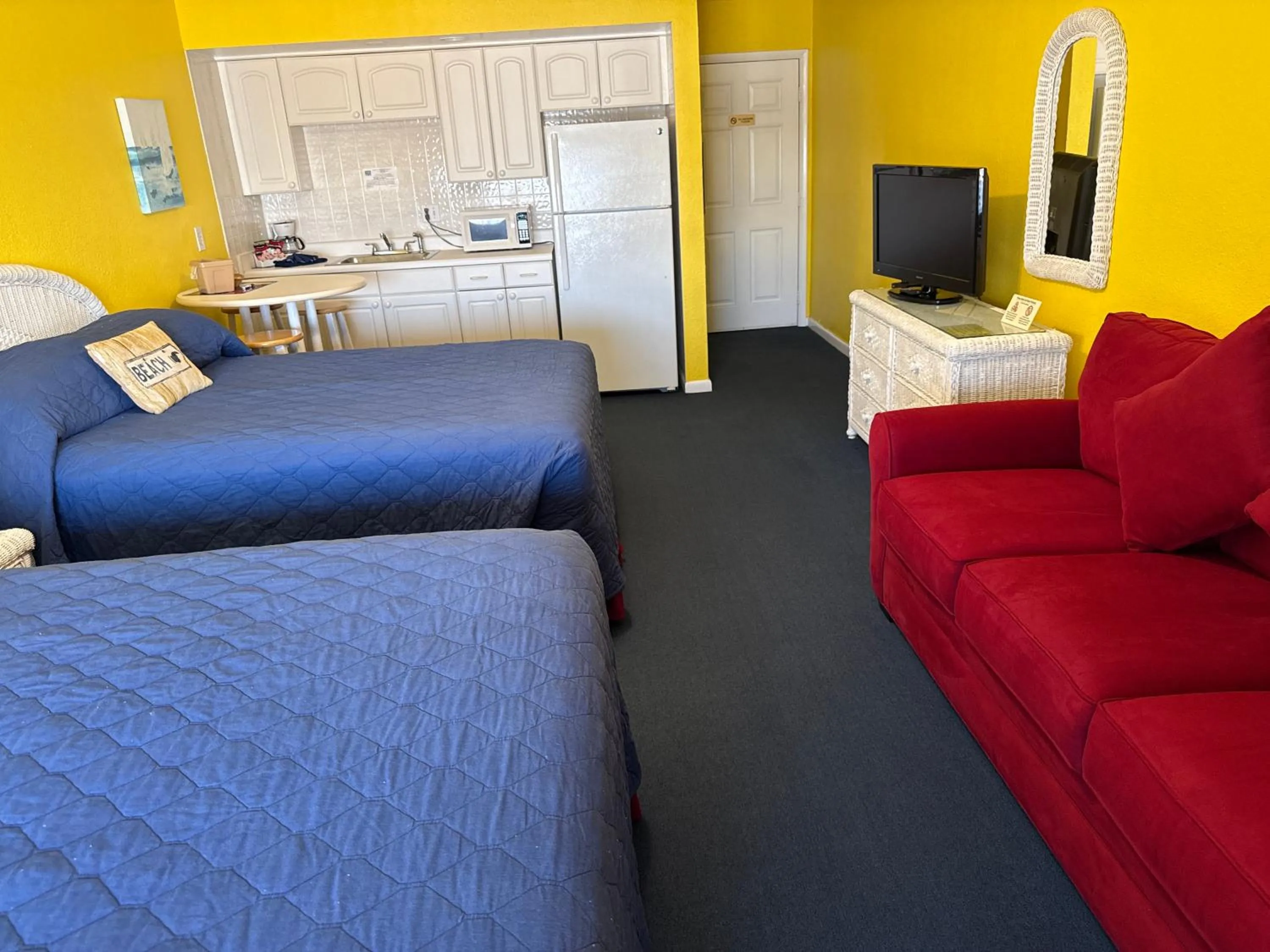 Photo of the whole room in Barefoot Bay Resort Motel