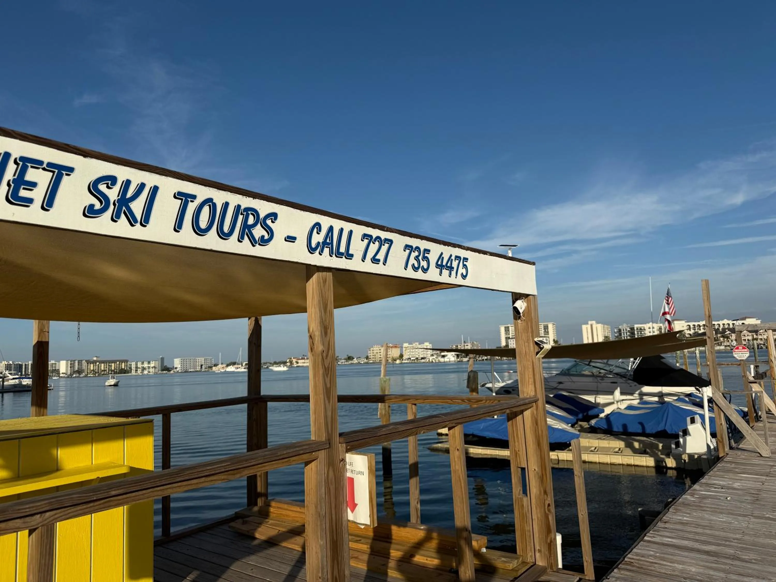 Entertainment in Barefoot Bay Resort Motel