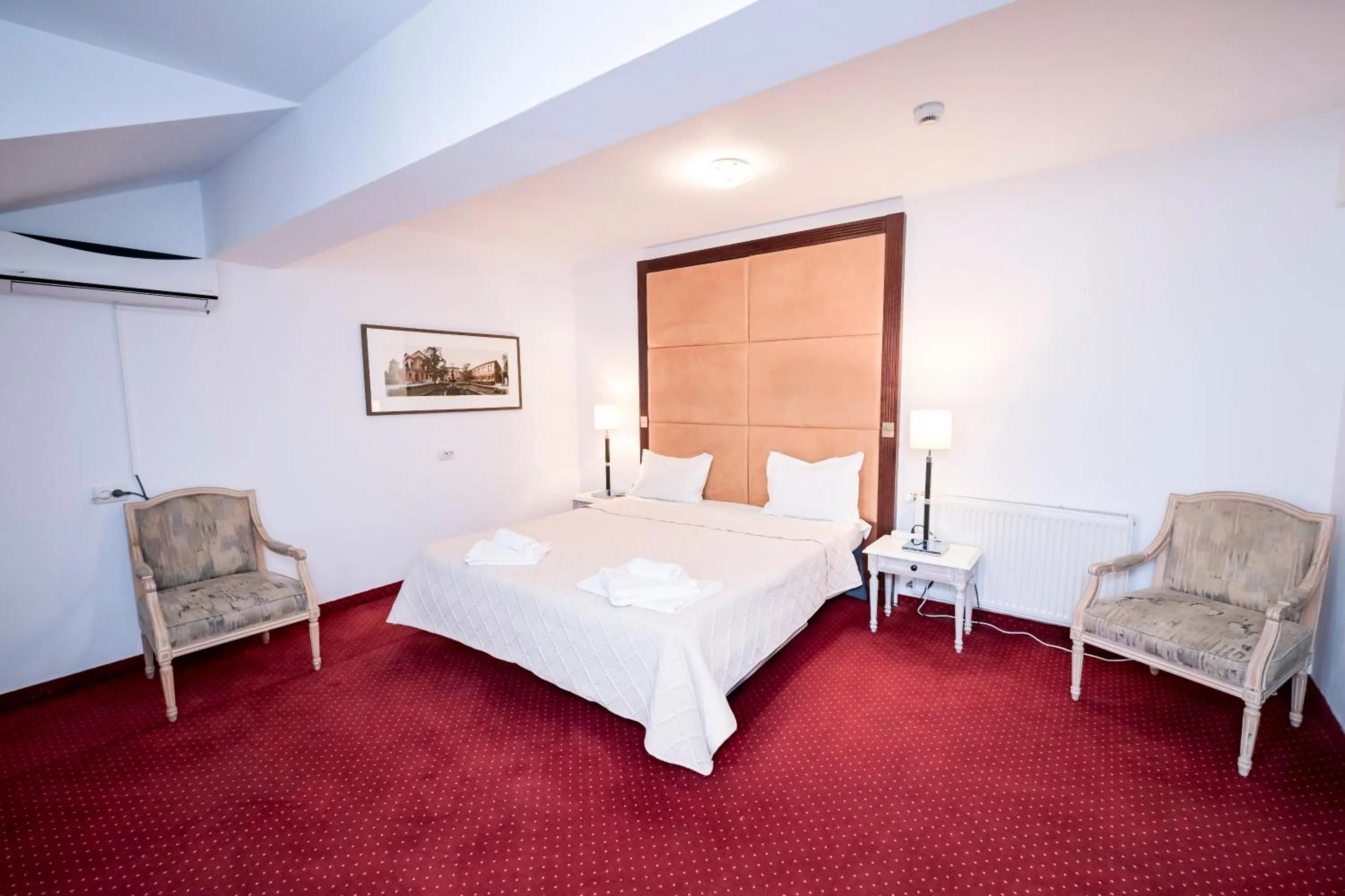 Photo of the whole room, Bed in Visconti Militari