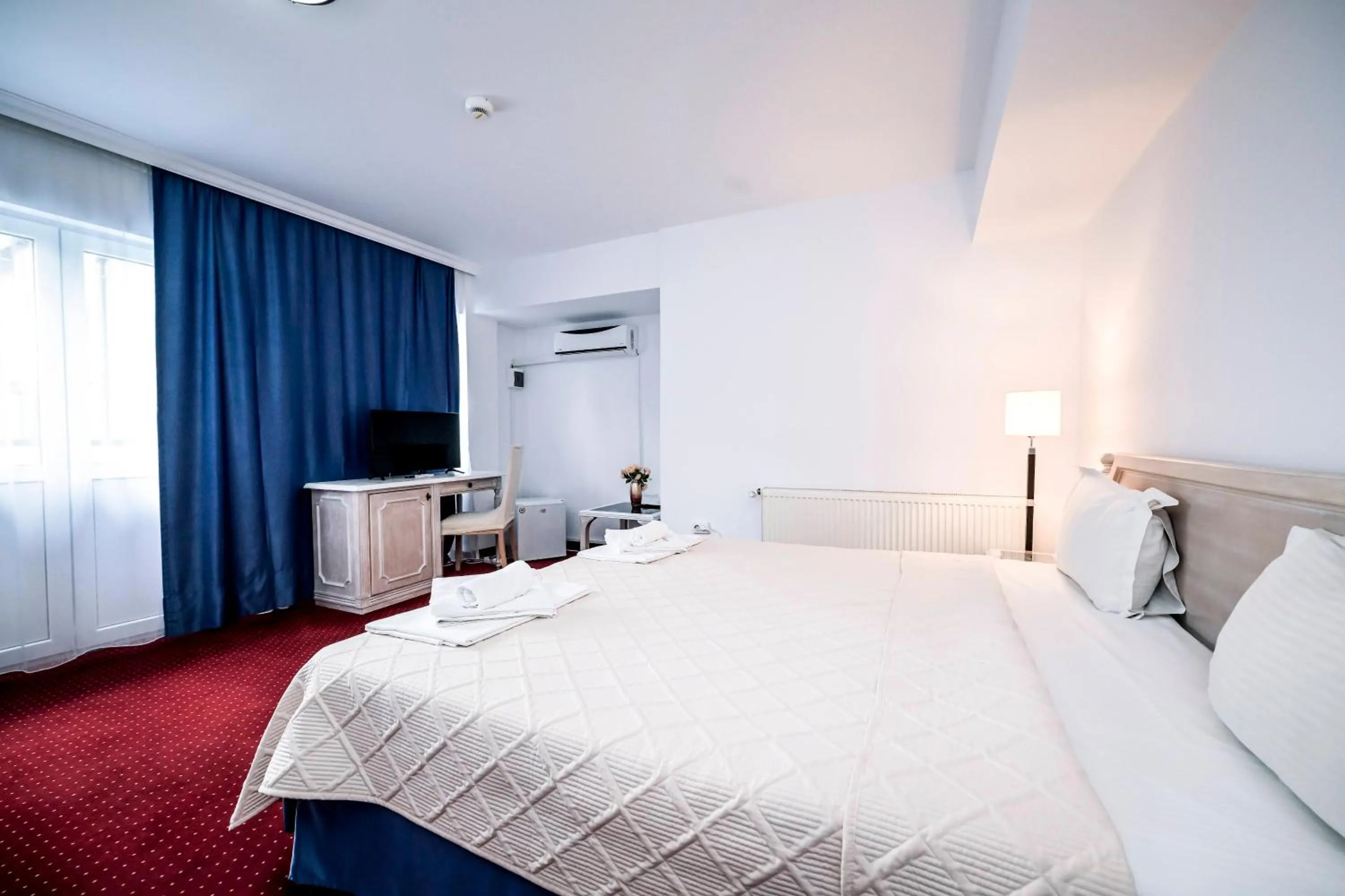 Photo of the whole room, Bed in Visconti Militari