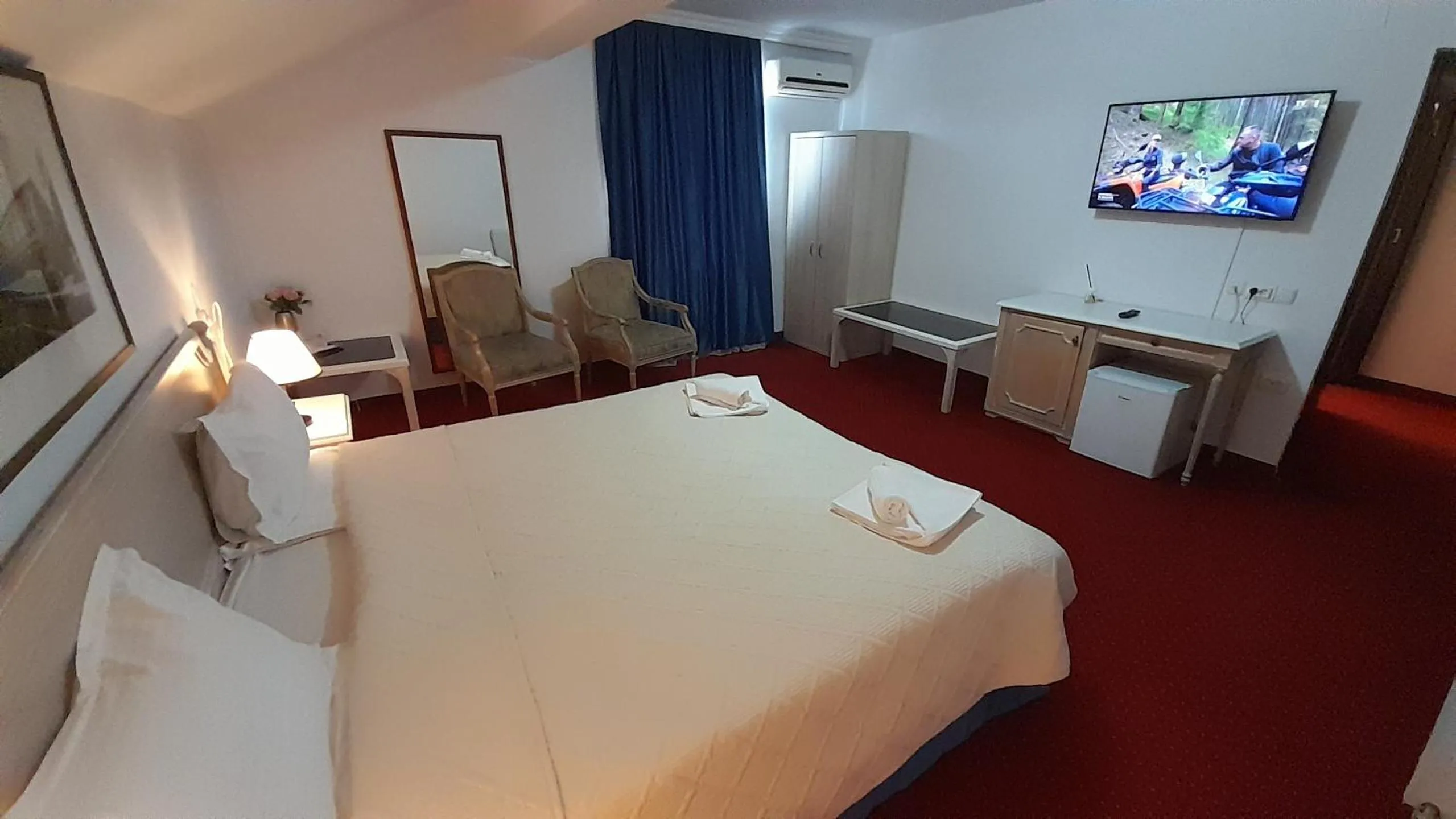 Photo of the whole room, Bed in Visconti Militari