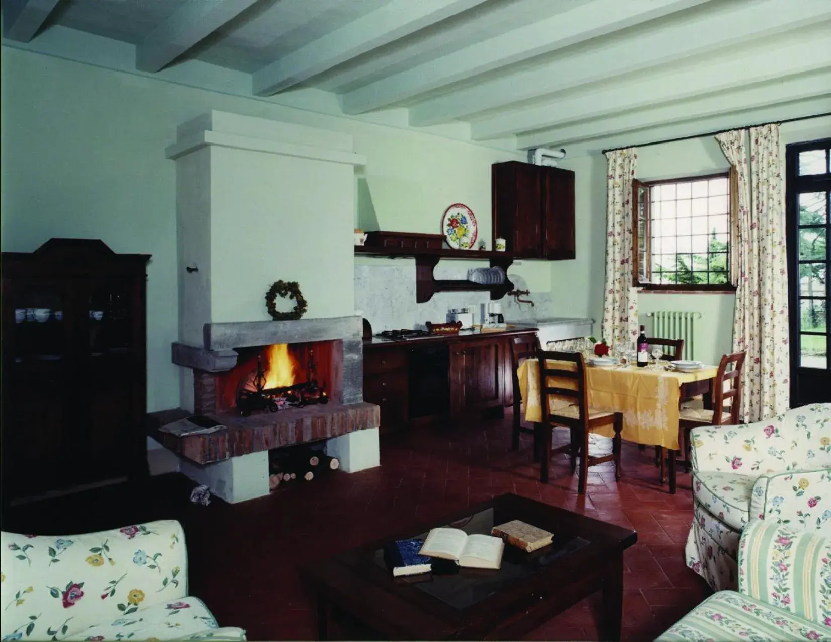 Apartment with Garden View in Fattoria La Gigliola Apartment with Garden View in Fattoria La Gigliola