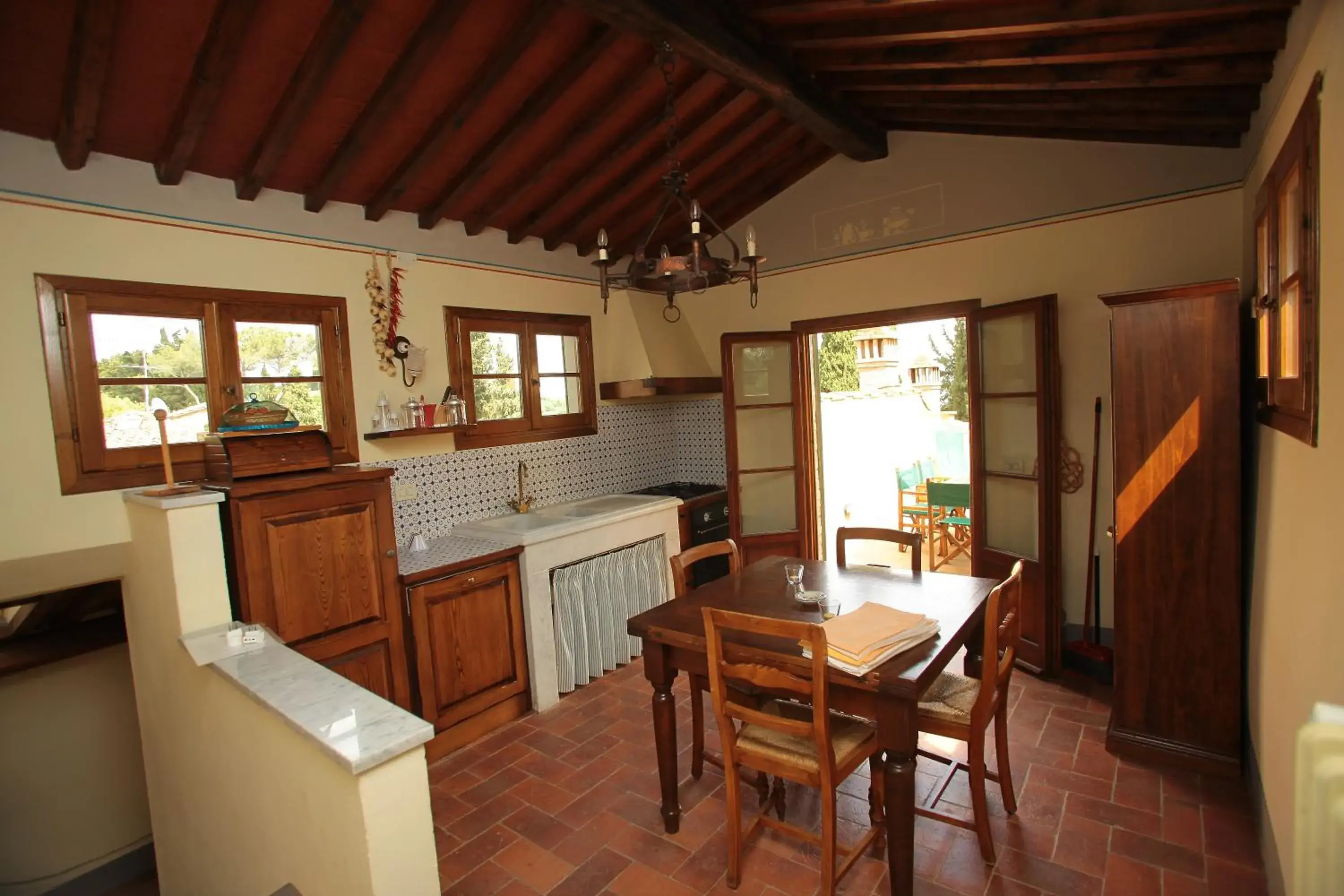 Apartment with Terrace in Fattoria La Gigliola Apartment with Terrace in Fattoria La Gigliola