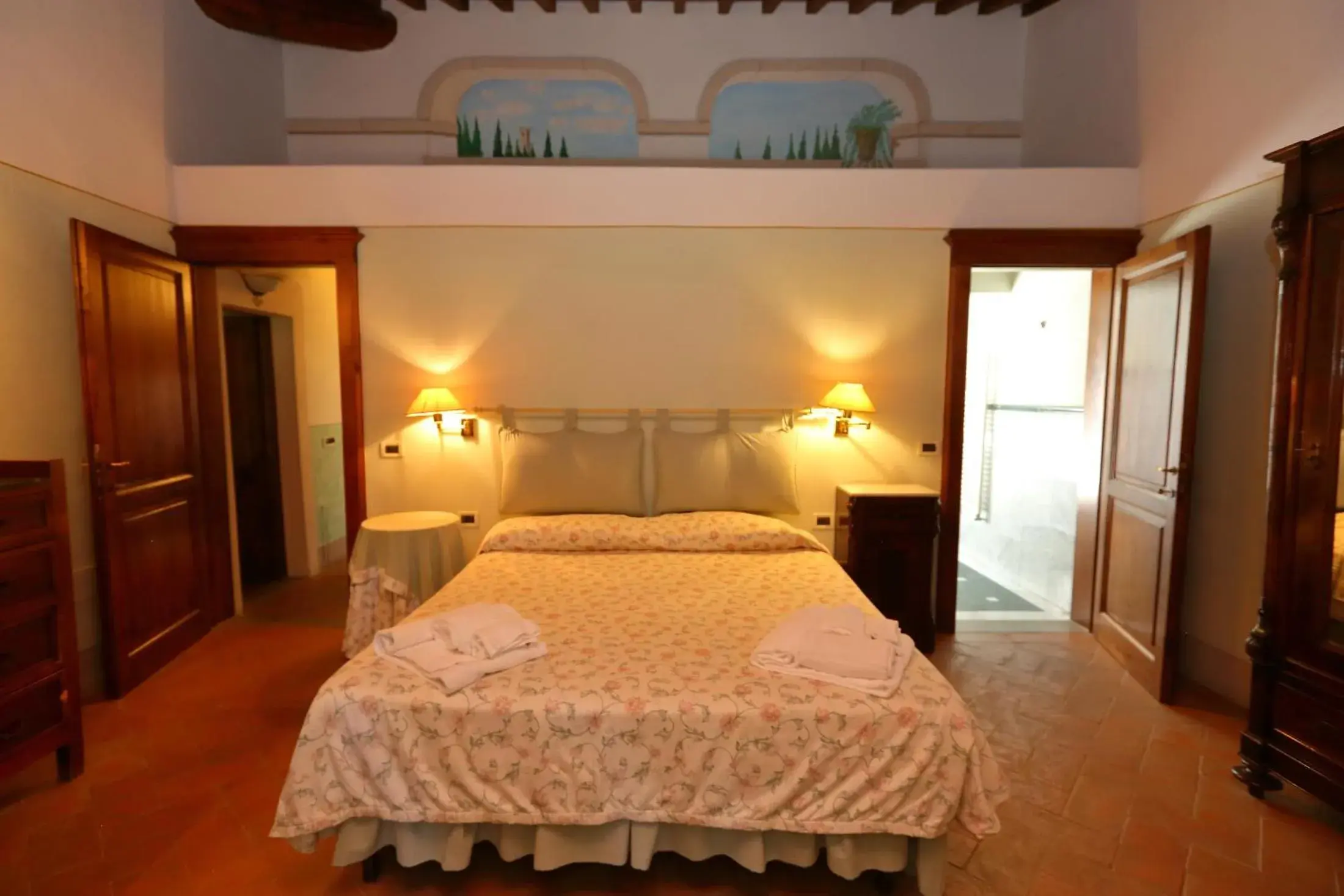 Three-Bedroom Apartment in Fattoria La Gigliola Three-Bedroom Apartment in Fattoria La Gigliola