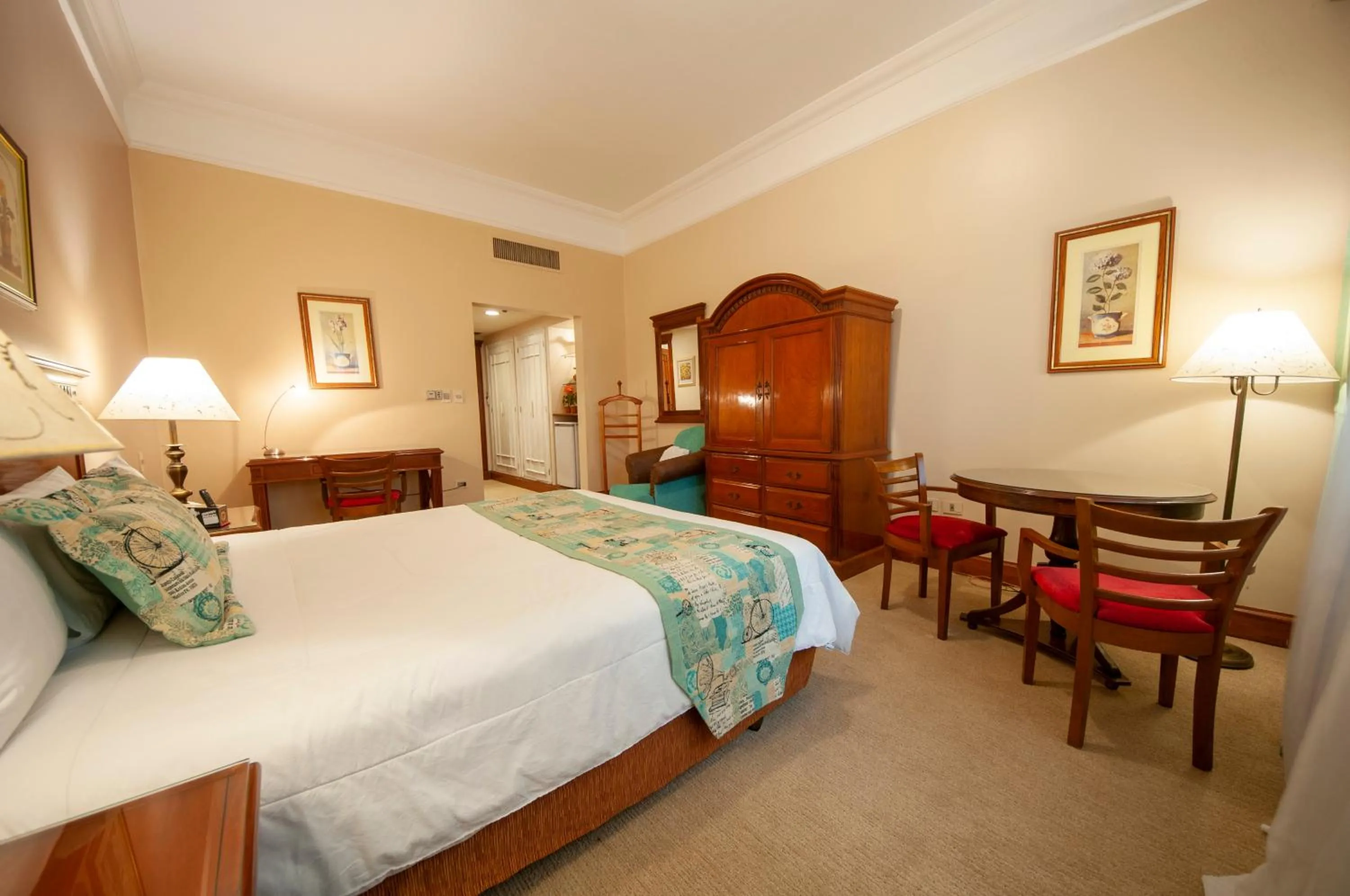 Photo of the whole room, Bed in Granados Park Hotel