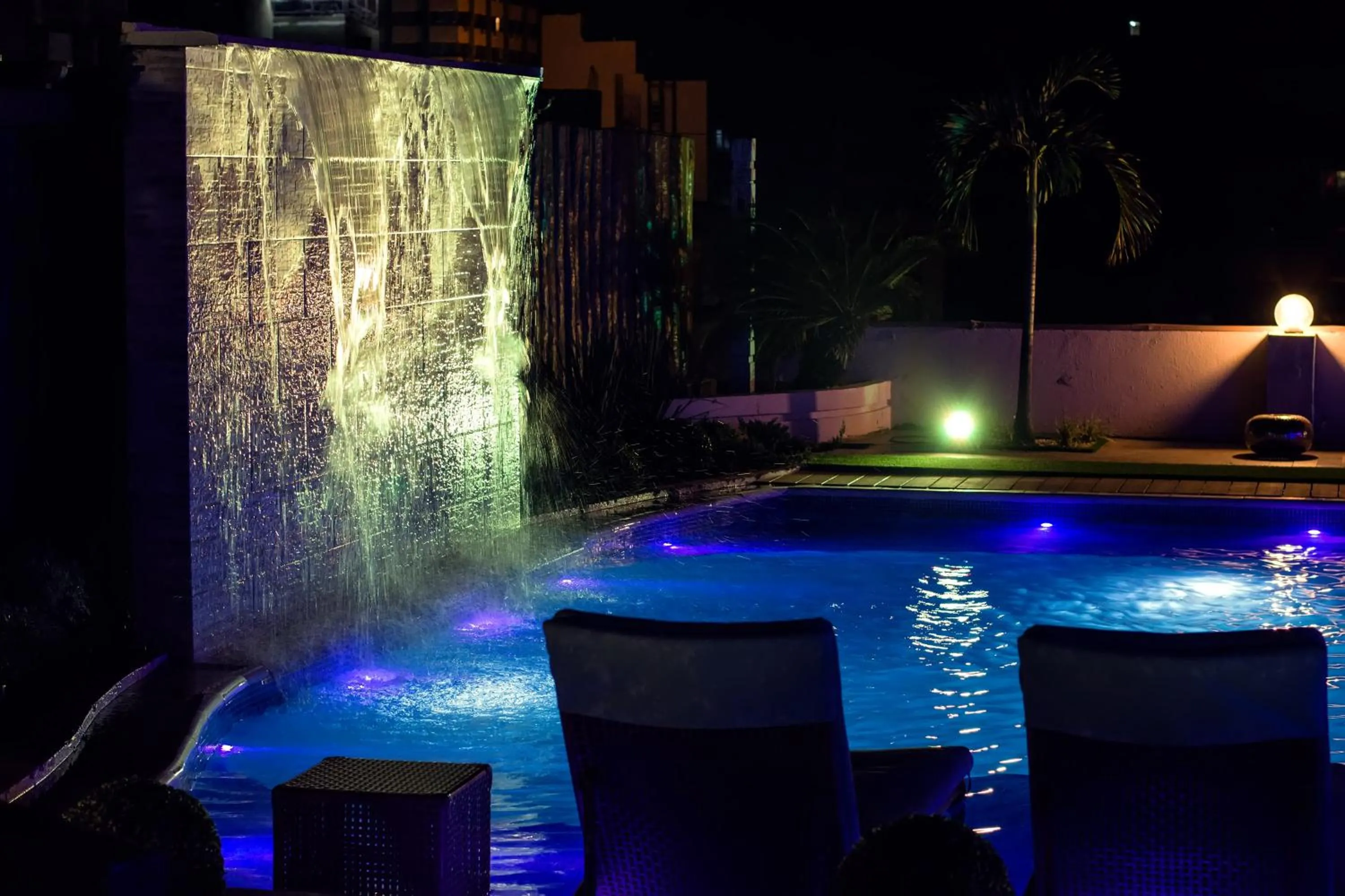 Swimming pool in Granados Park Hotel