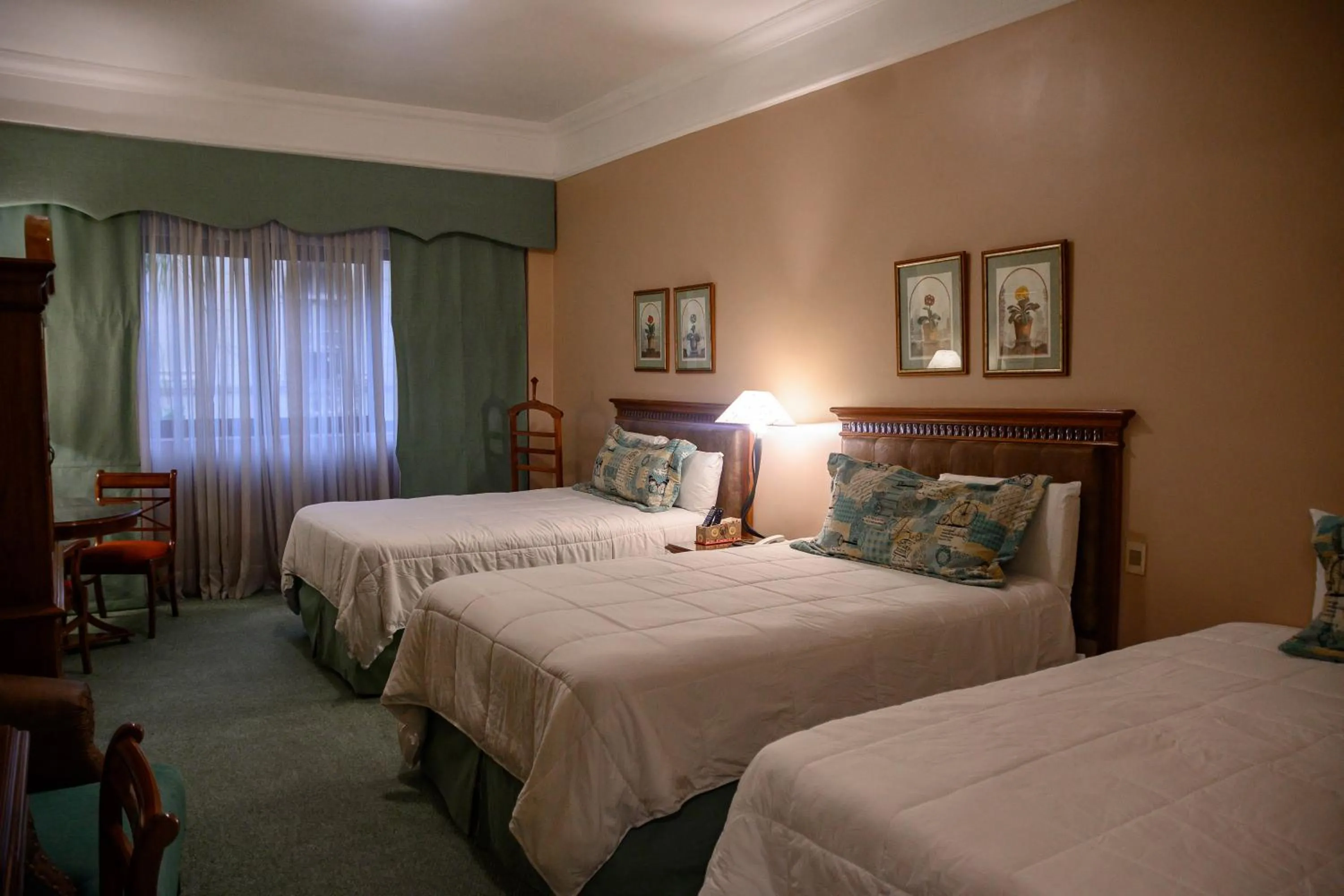Bed in Granados Park Hotel