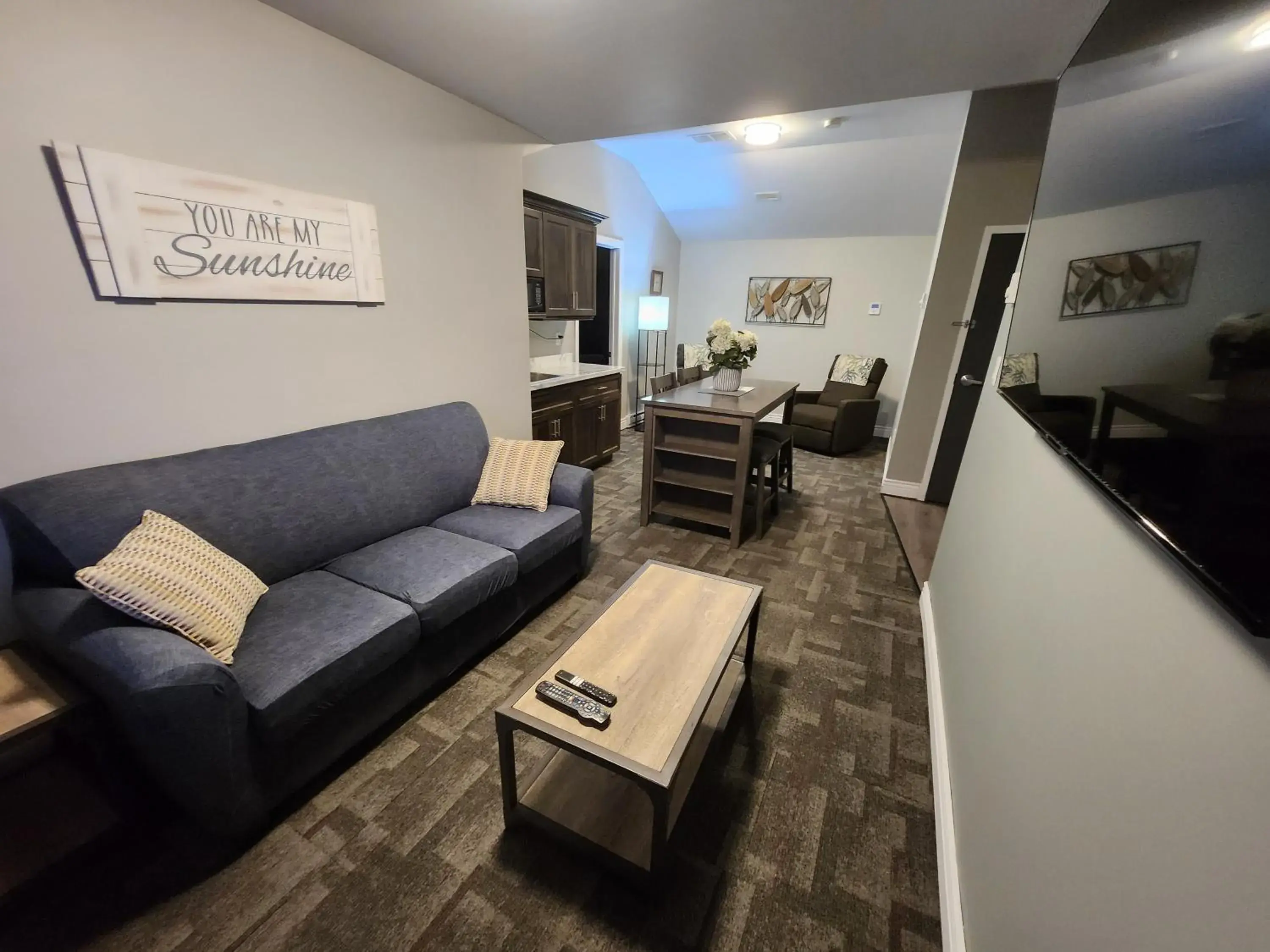 Executive Suite in Newfound Inn & Suites Executive Suite in Newfound Inn & Suites