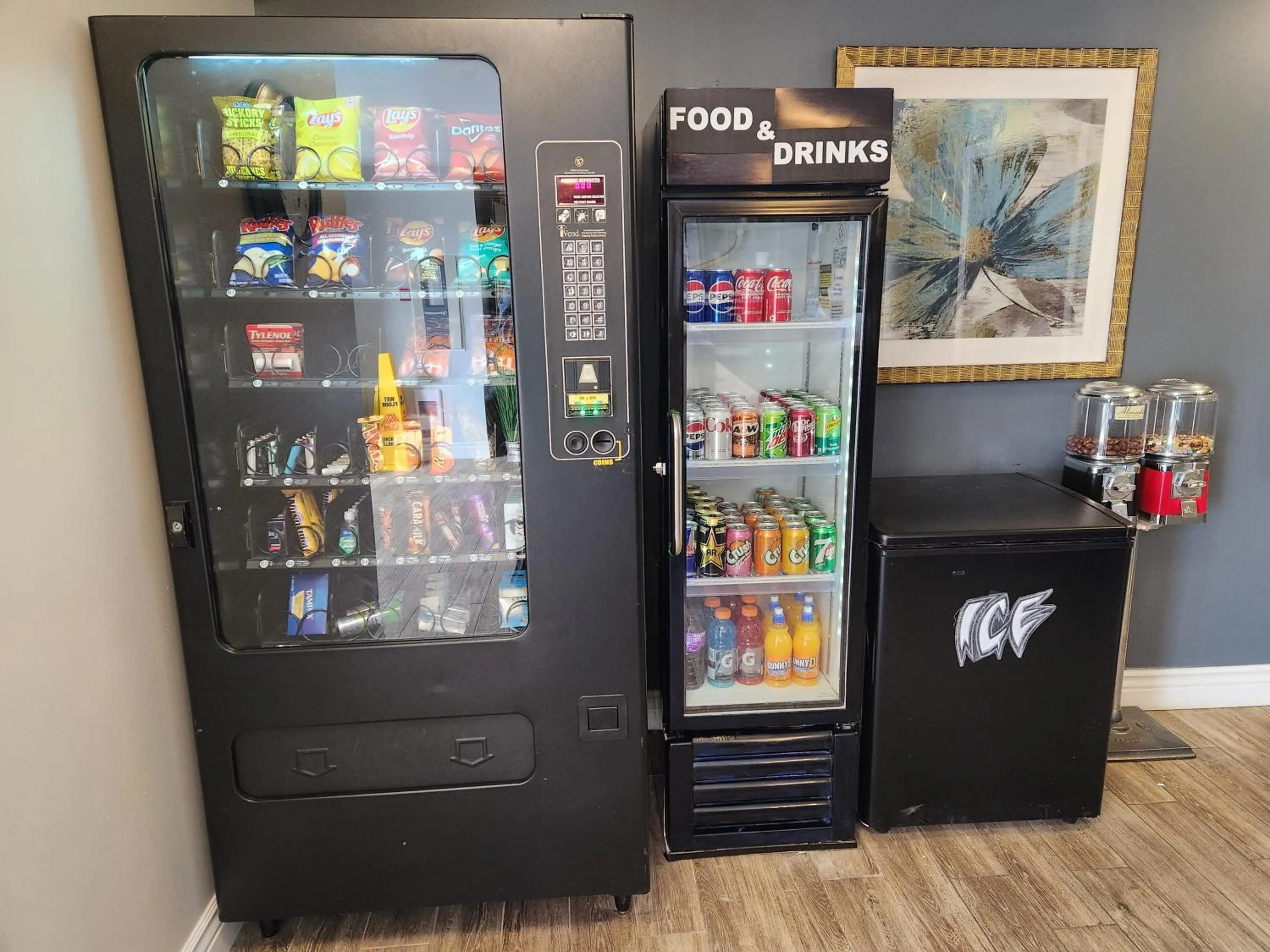 Restaurant/places to eat in Newfound Inn & Suites