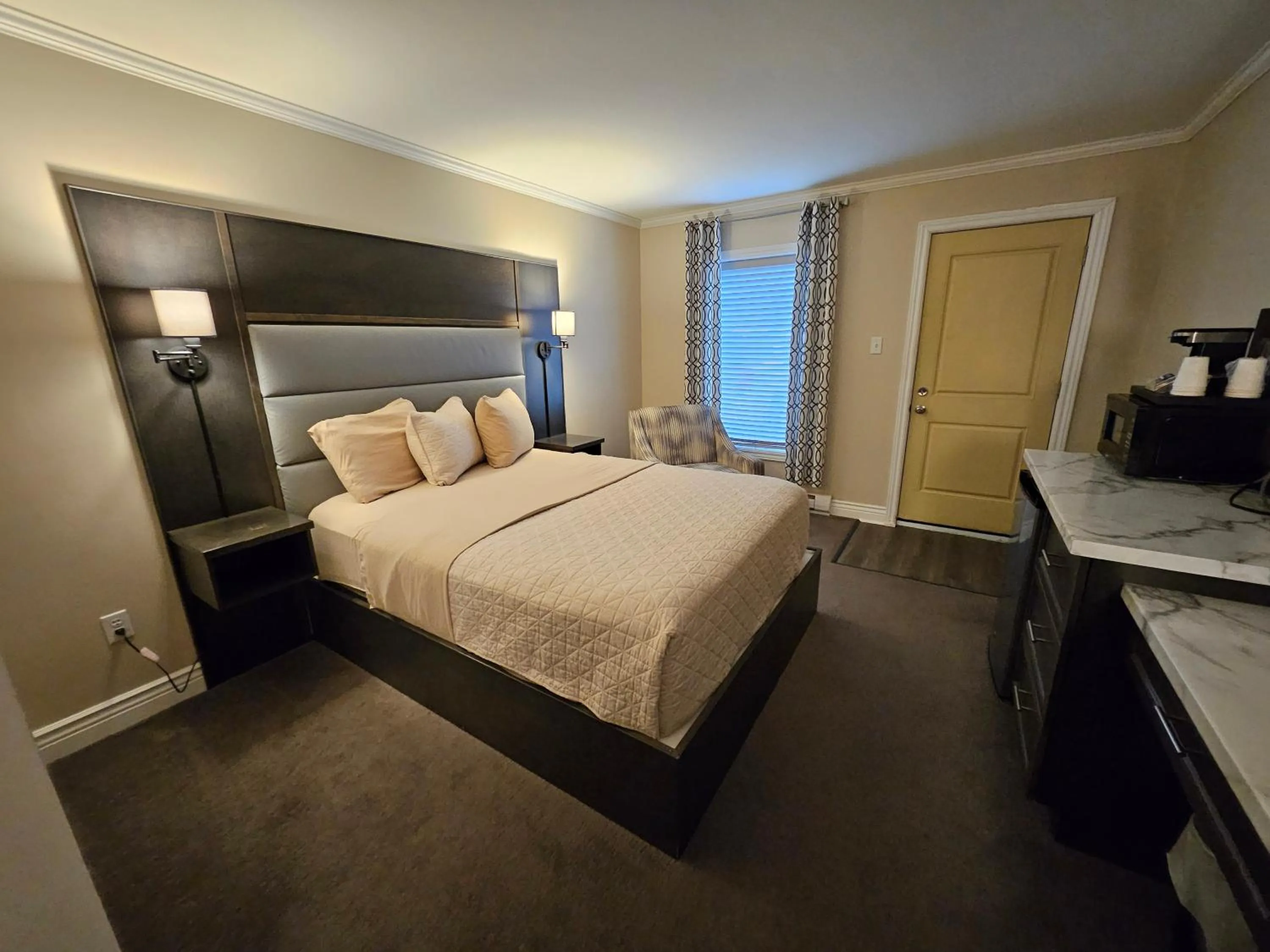 Bedroom in Newfound Inn & Suites