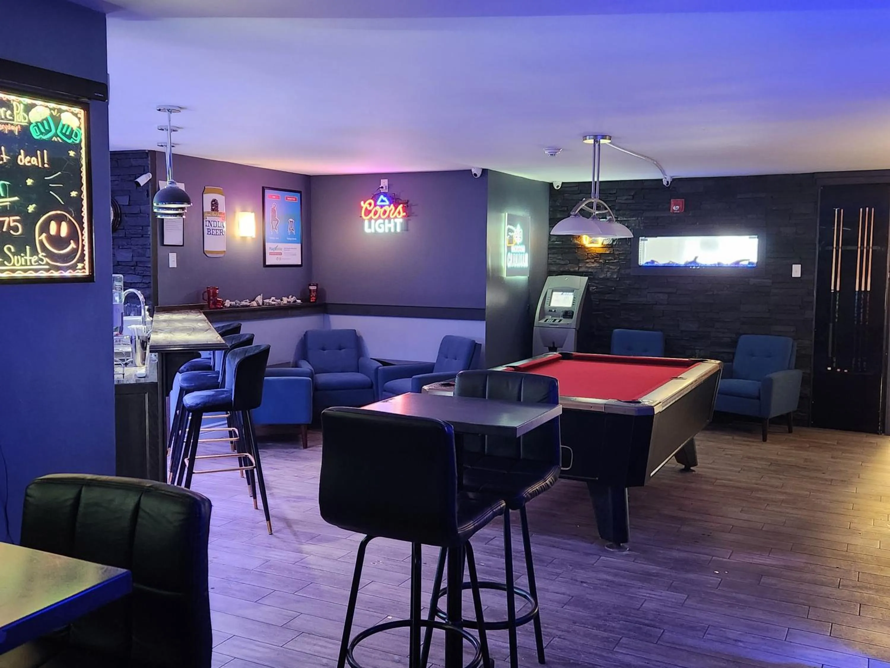 Lounge or bar in Newfound Inn & Suites
