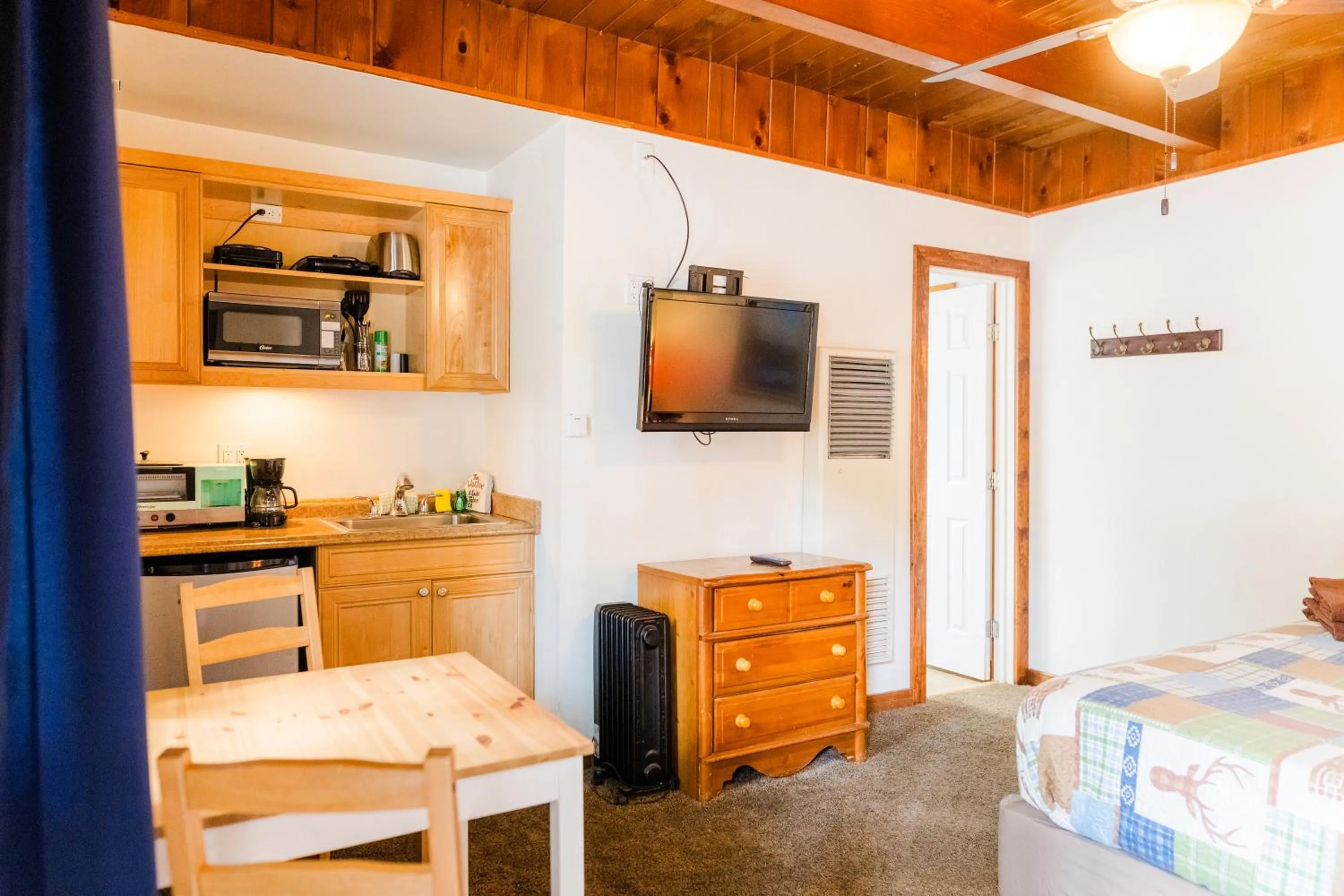 Kitchen or kitchenette in The Washoe Lodge