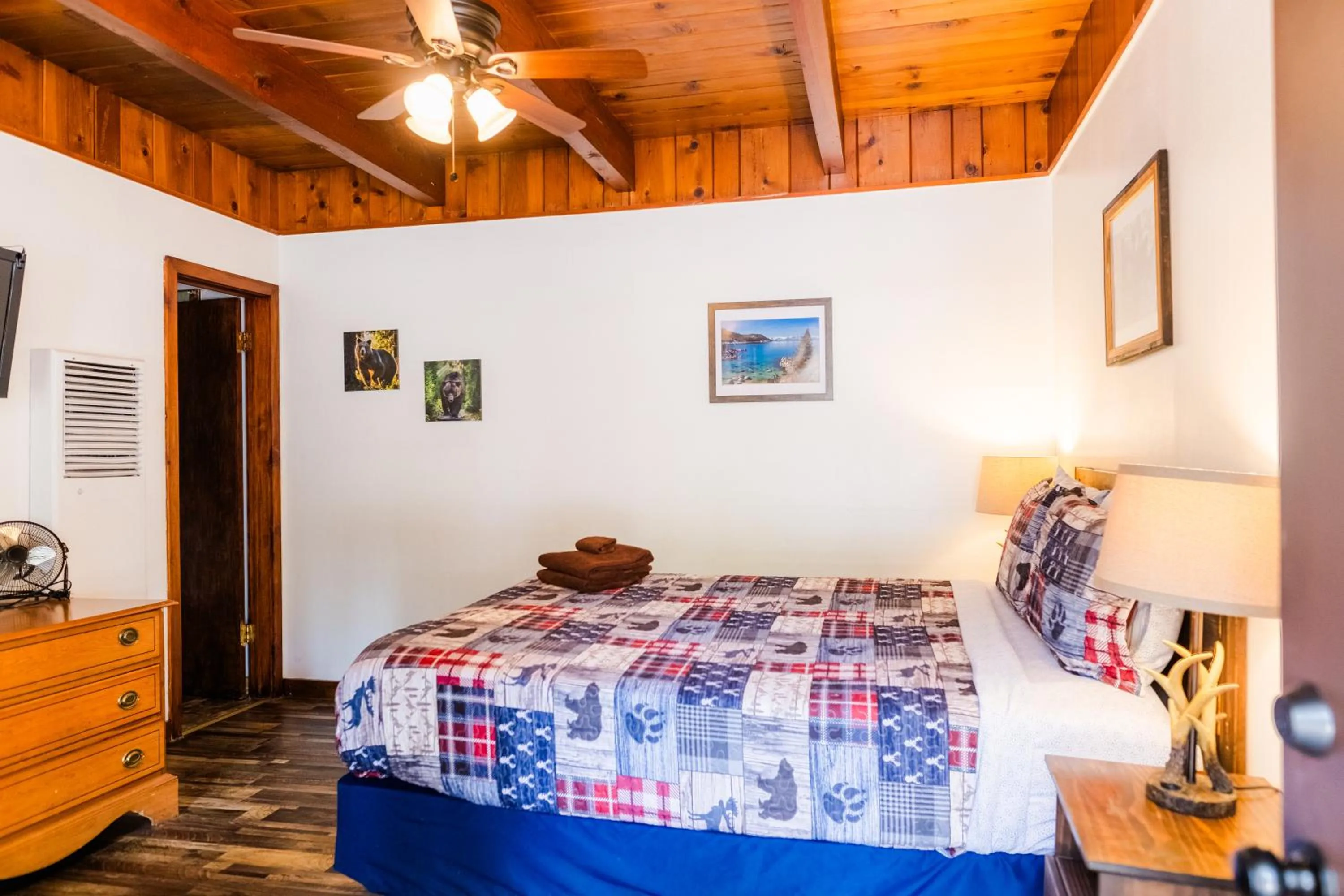 Bed in The Washoe Lodge