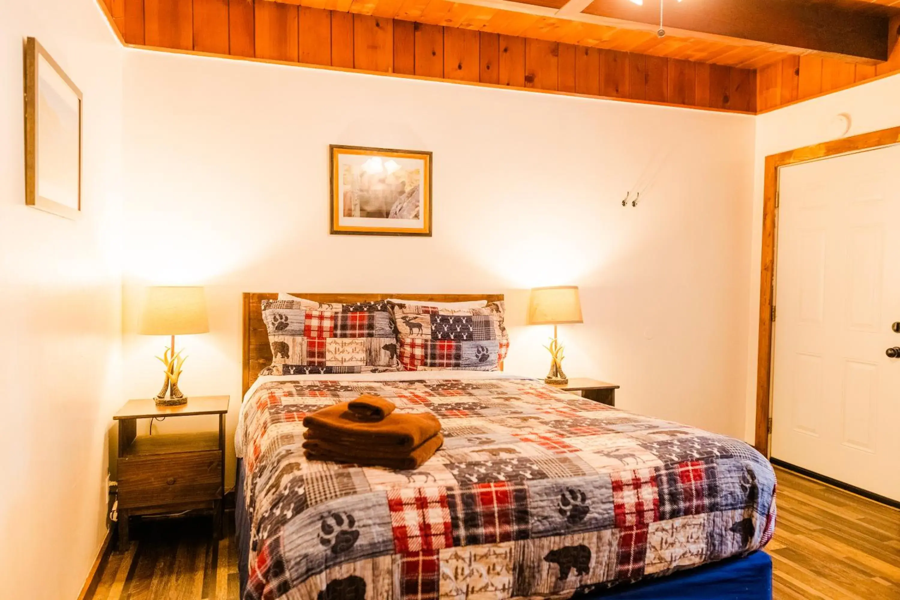 Deluxe Queen Studio in The Washoe Lodge Deluxe Queen Studio in The Washoe Lodge