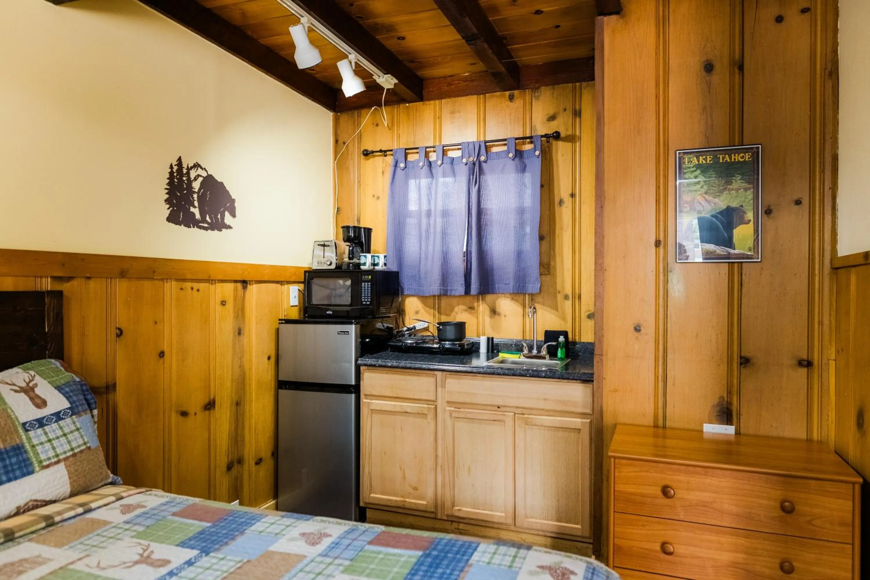 Bed in The Washoe Lodge